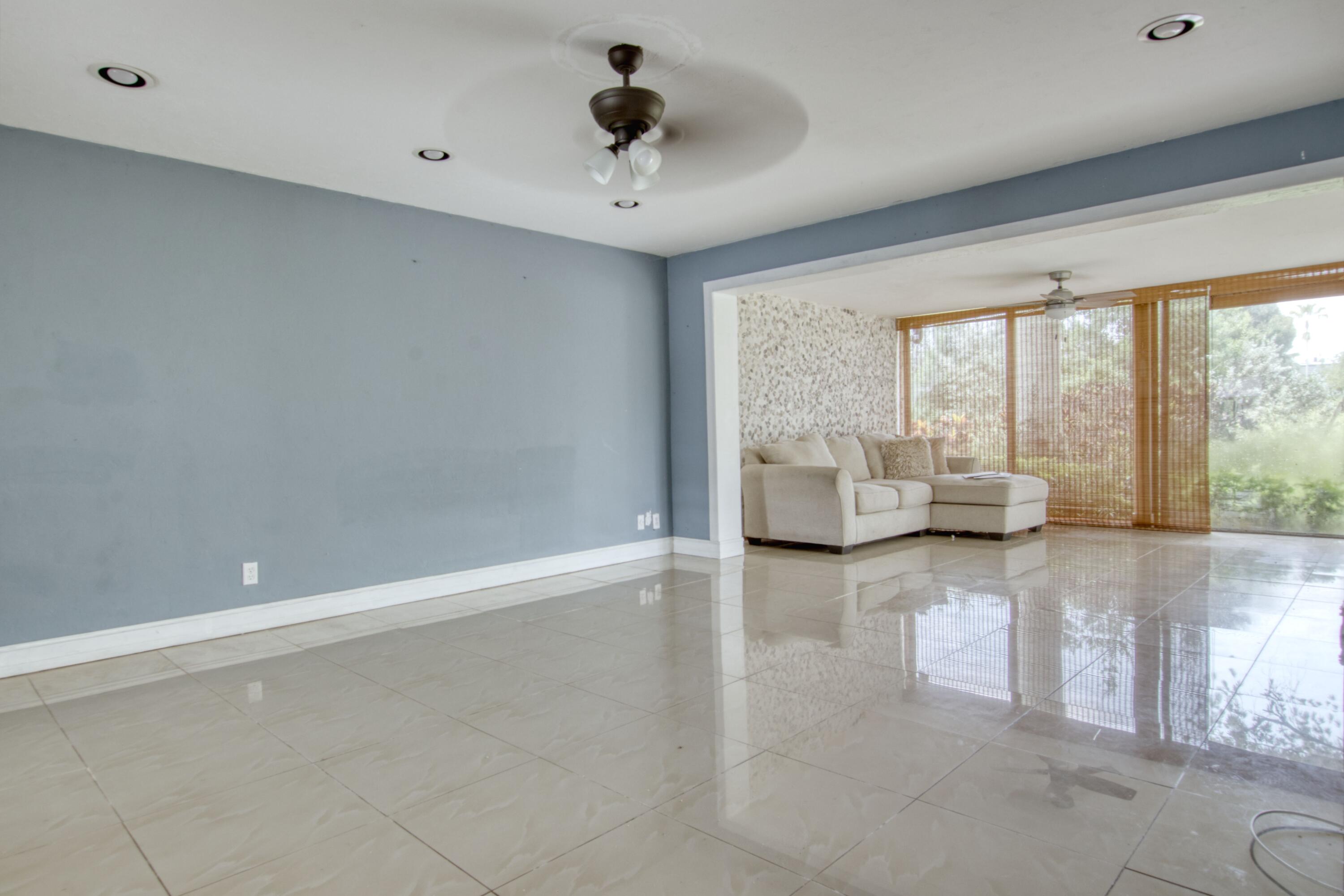 FOUNTAINS OF PALM BEACH CONDO 6 - Residential Lease