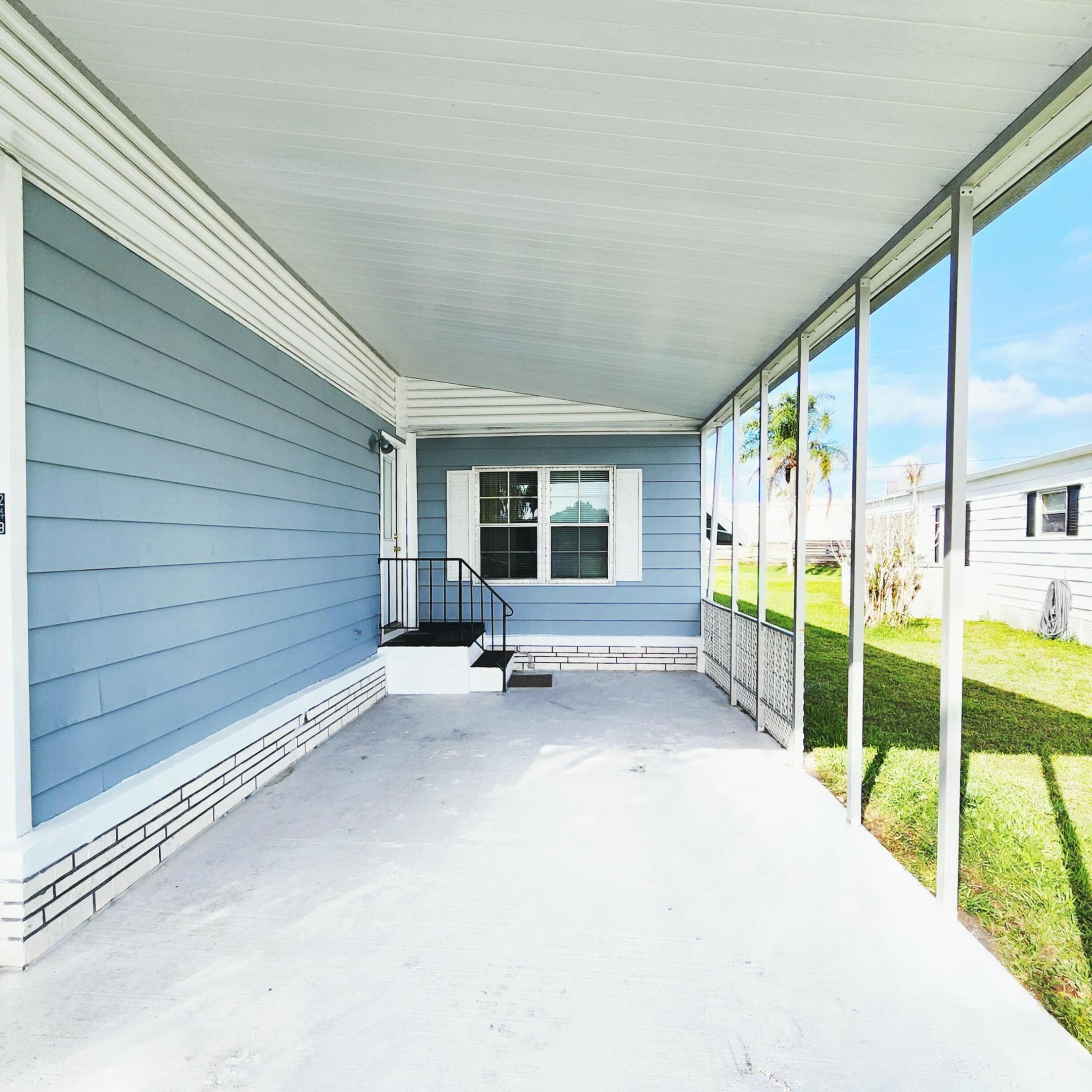 Spanish Lakes Riverfront - Residential