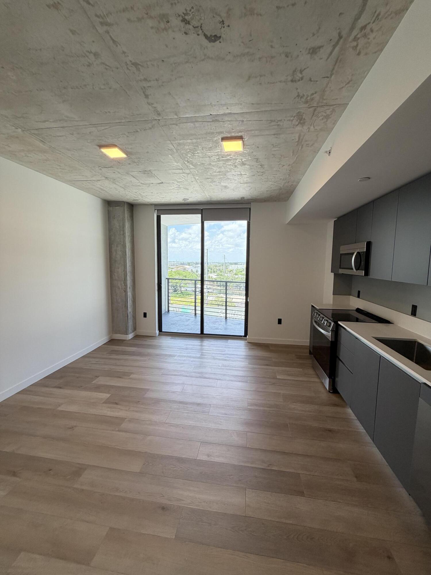 FT LAUDERDALE B-40 - Residential Lease
