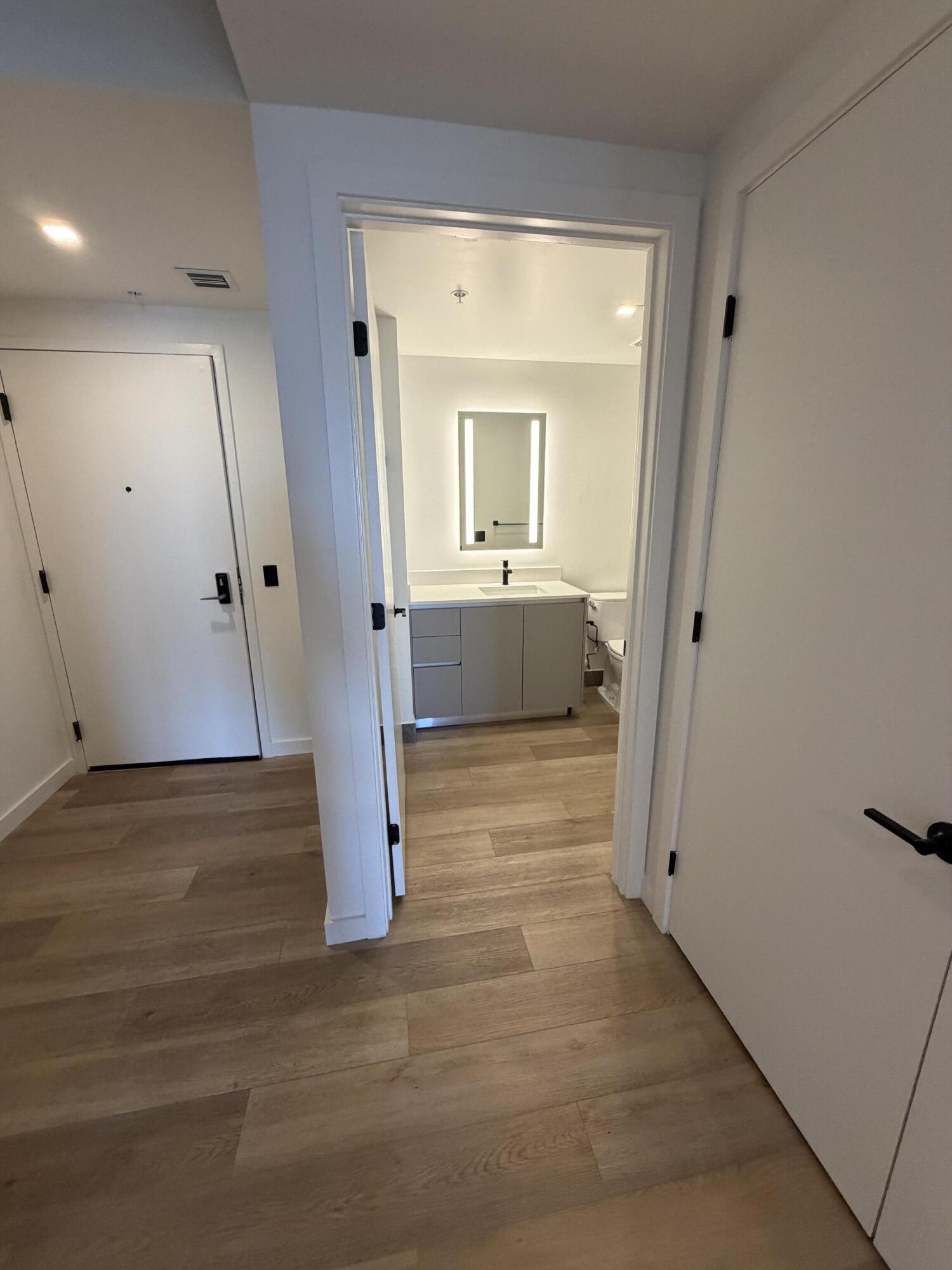 FT LAUDERDALE B-40 - Residential Lease