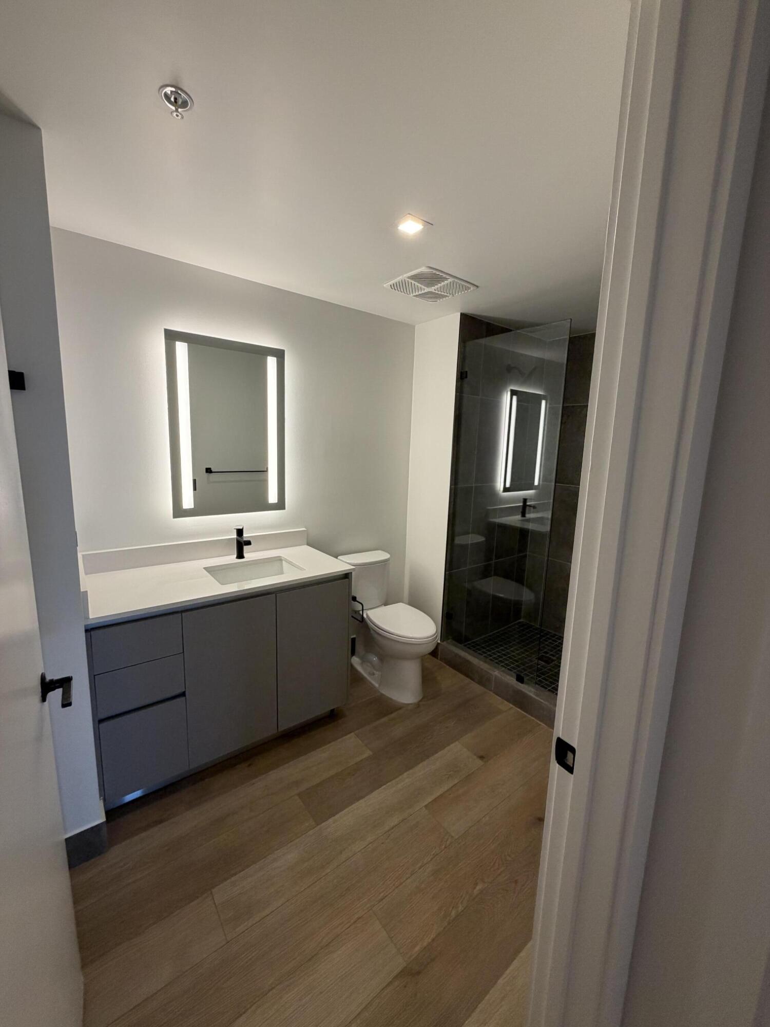 FT LAUDERDALE B-40 - Residential Lease