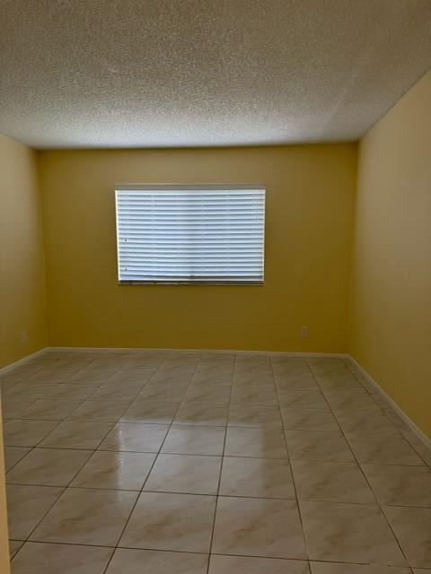 LAKES OF OAKLAND FOREST CONDO - Residential