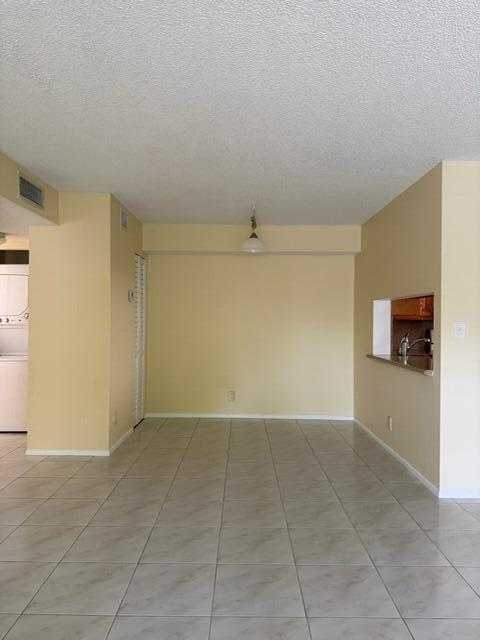 LAKES OF OAKLAND FOREST CONDO - Residential
