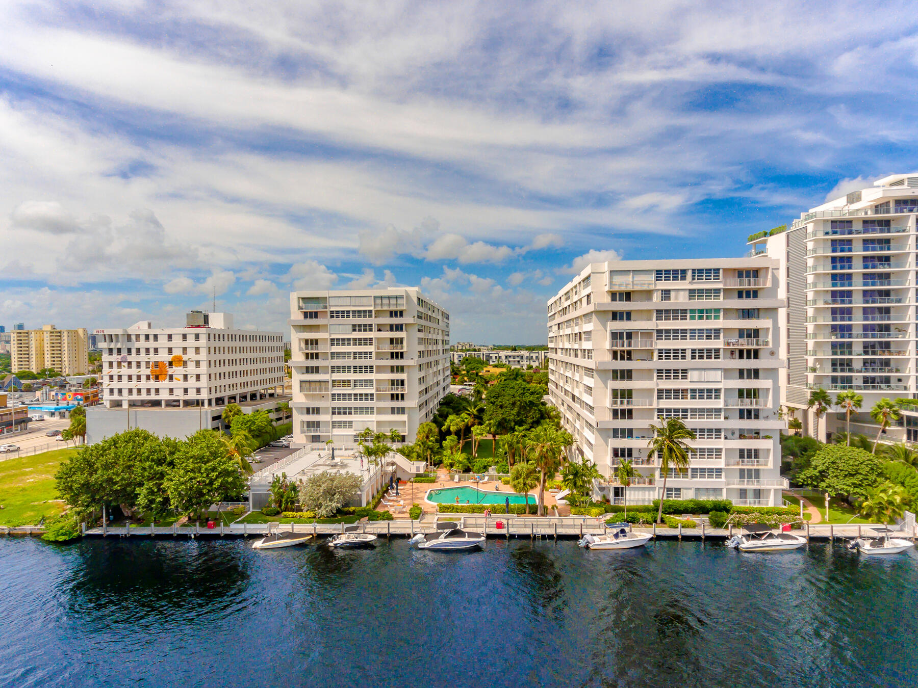 PRICED TO SELL!  -- CASH ONLY -- TO BE SOLD AS IS. BUYER IS RESPONSIBLE FOR REMOVING ALL FURNITURE, PERSONAL PROPERTY, AND ALL CONTENTS FROM THE UNIT SPACIOUS 1,005 SQ. FT. 1 BEDROOM, 1.5 BATH RESIDENCE LOCATED ON THE 10TH FLOOR OF EAST POINT TOWERS WITH BEAUTIFUL MIDDLE RIVER AND OCEAN VIEWS FROM THE OPEN BALCONY. WELL MAINTAINED UNIT FEATURING HIGH-IMPACT WINDOWS AND DOORS AND TILE FLOORS. PRIME FORT LAUDERDALE LOCATION JUST MINUTES TO THE GALLERIA MALL, LAS OLAS, DOWNTOWN, AND LESS THAN ONE MILE TO FORT LAUDERDALE BEACH. MAINTENANCE INCLUDES FIBER OPTIC CABLE TV AND HIGH-SPEED WIFI. RESORT-STYLE AMENITIES INCLUDE A HEATED WATERFRONT POOL, FITNESS CENTER, SAUNA, LIBRARY, CARD ROOM, COMMUNITY ROOMS, SUN DECK, PICNIC AREA WITH GAS GRILLS, 24-HOUR SECURITY, CAR WASH AREA, AND BEAUTIFULLY LANDSCAPED GROUNDS. GREAT VALUE IN ONE OF FORT LAUDERDALE'S MOST DESIRABLE WATERFRONT COMMUNITIES.