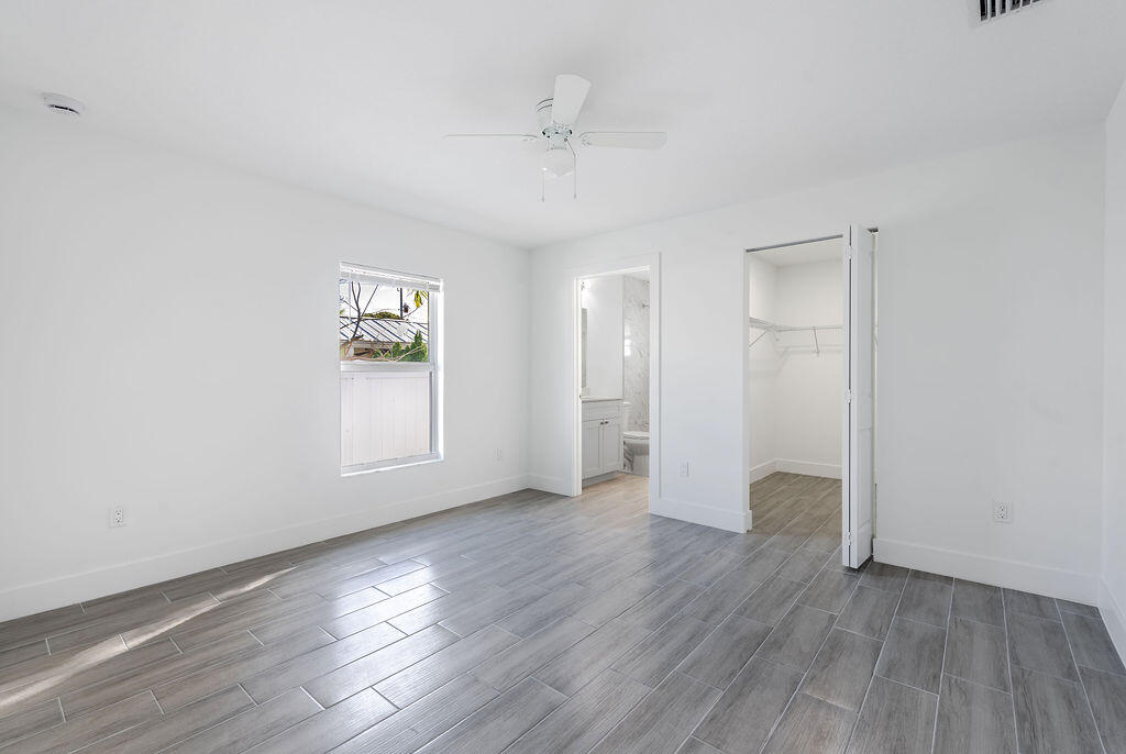 LOTS 17 & 19, BLK 146, GOLDEN GATE PB 11/41 PALM B - Residential Lease