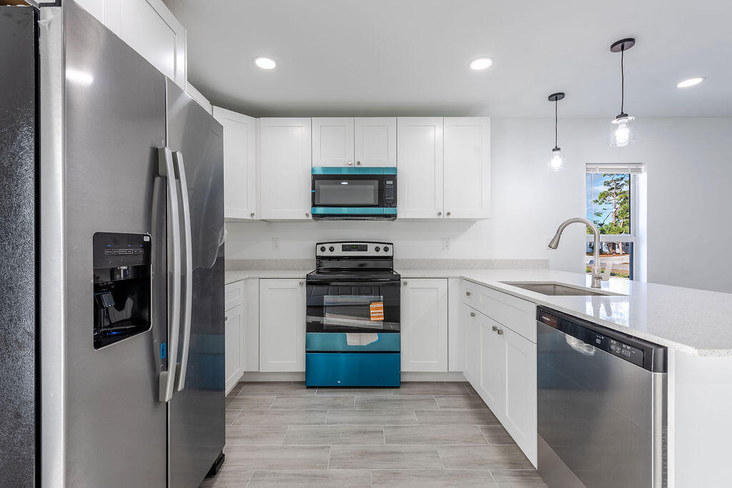 LOTS 17 & 19, BLK 146, GOLDEN GATE PB 11/41 PALM B - Residential Lease