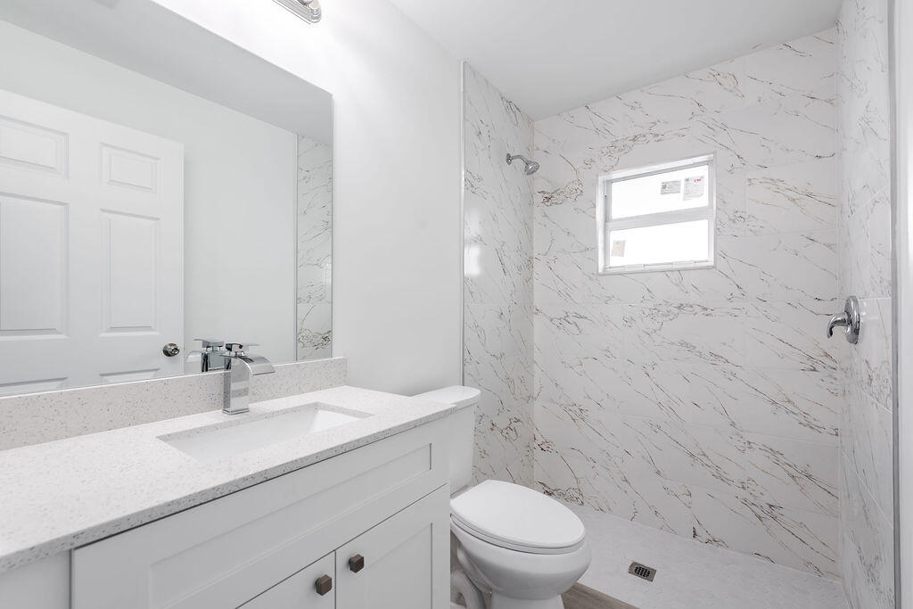 LOTS 17 & 19, BLK 146, GOLDEN GATE PB 11/41 PALM B - Residential Lease