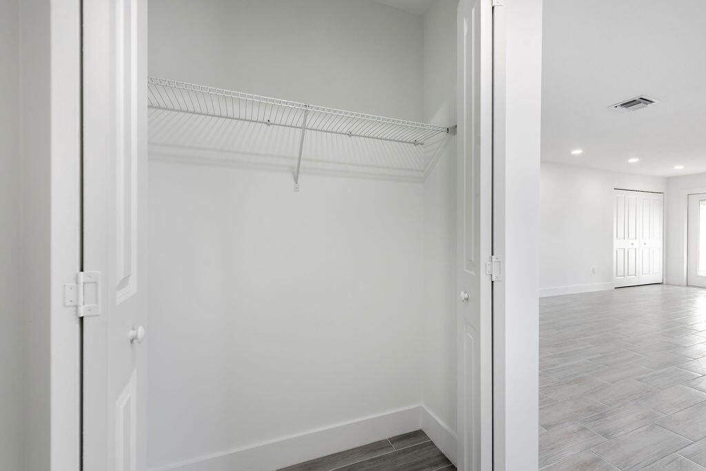 LOTS 17 & 19, BLK 146, GOLDEN GATE PB 11/41 PALM B - Residential Lease
