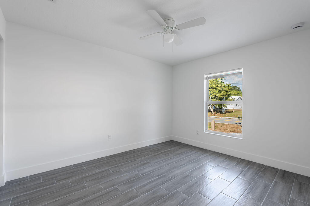 LOTS 17 & 19, BLK 146, GOLDEN GATE PB 11/41 PALM B - Residential Lease