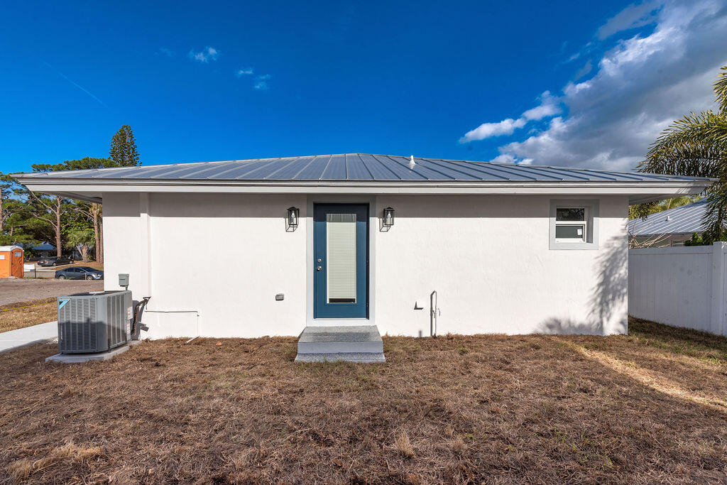 LOTS 17 & 19, BLK 146, GOLDEN GATE PB 11/41 PALM B - Residential Lease
