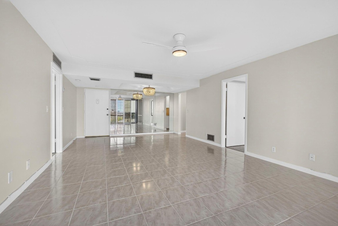 YORKTOWN - Residential