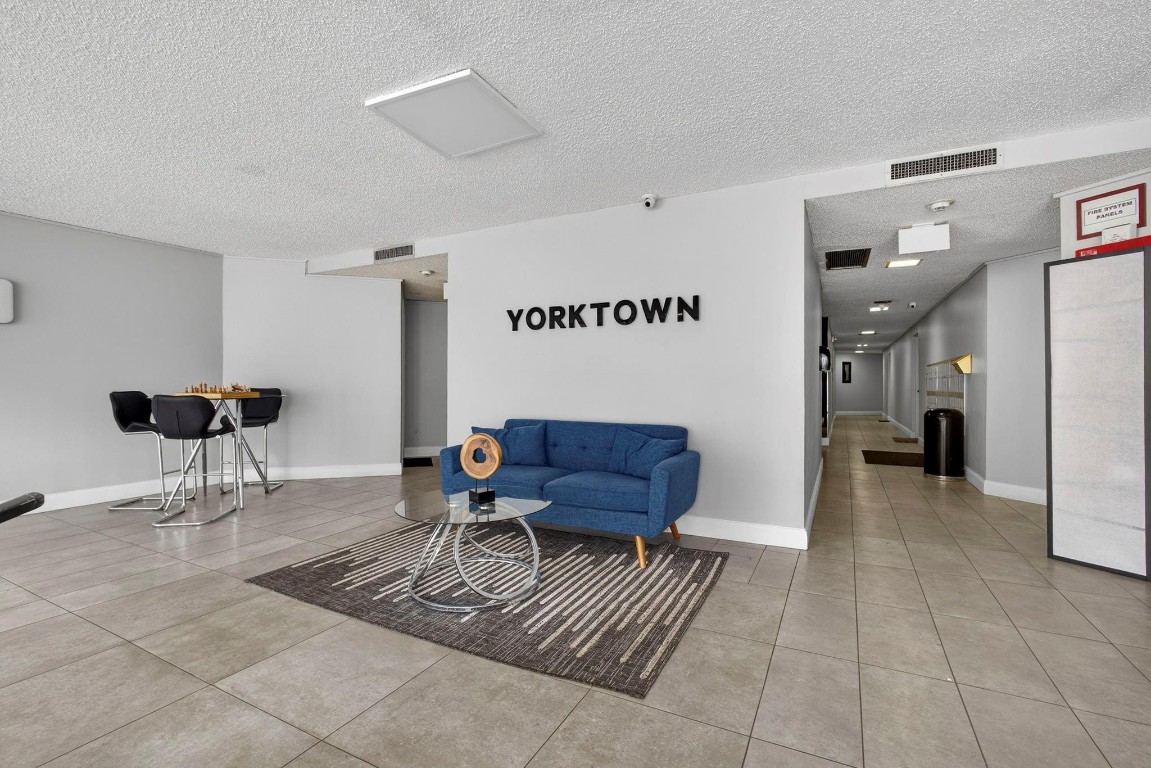 YORKTOWN - Residential