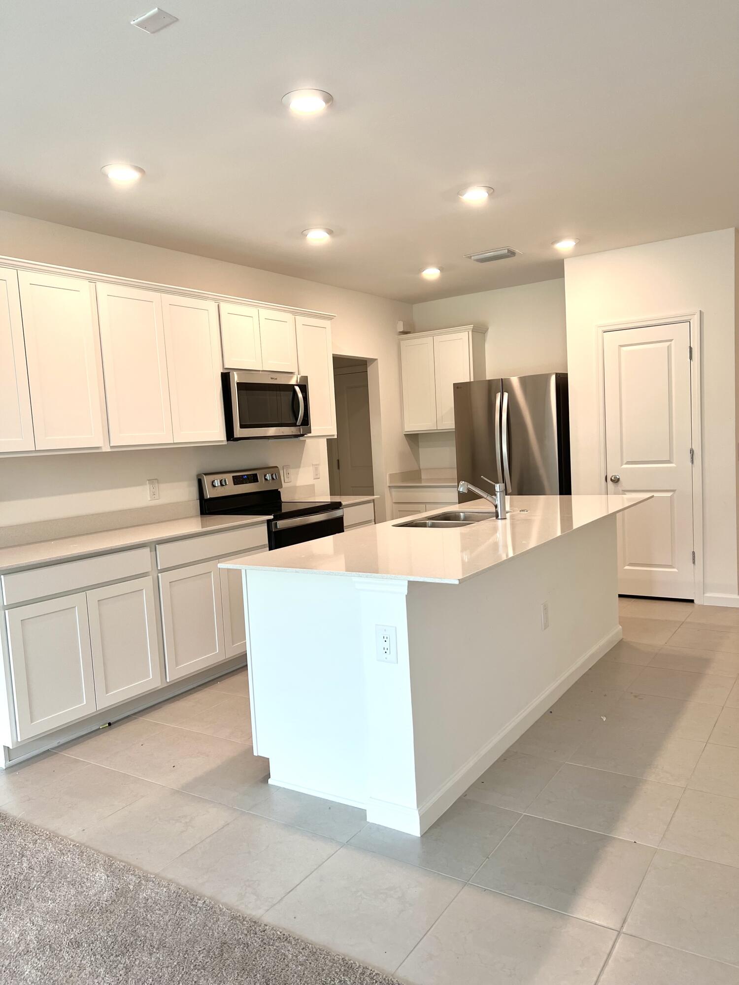 AVANTI AT WATERSIDE - Residential