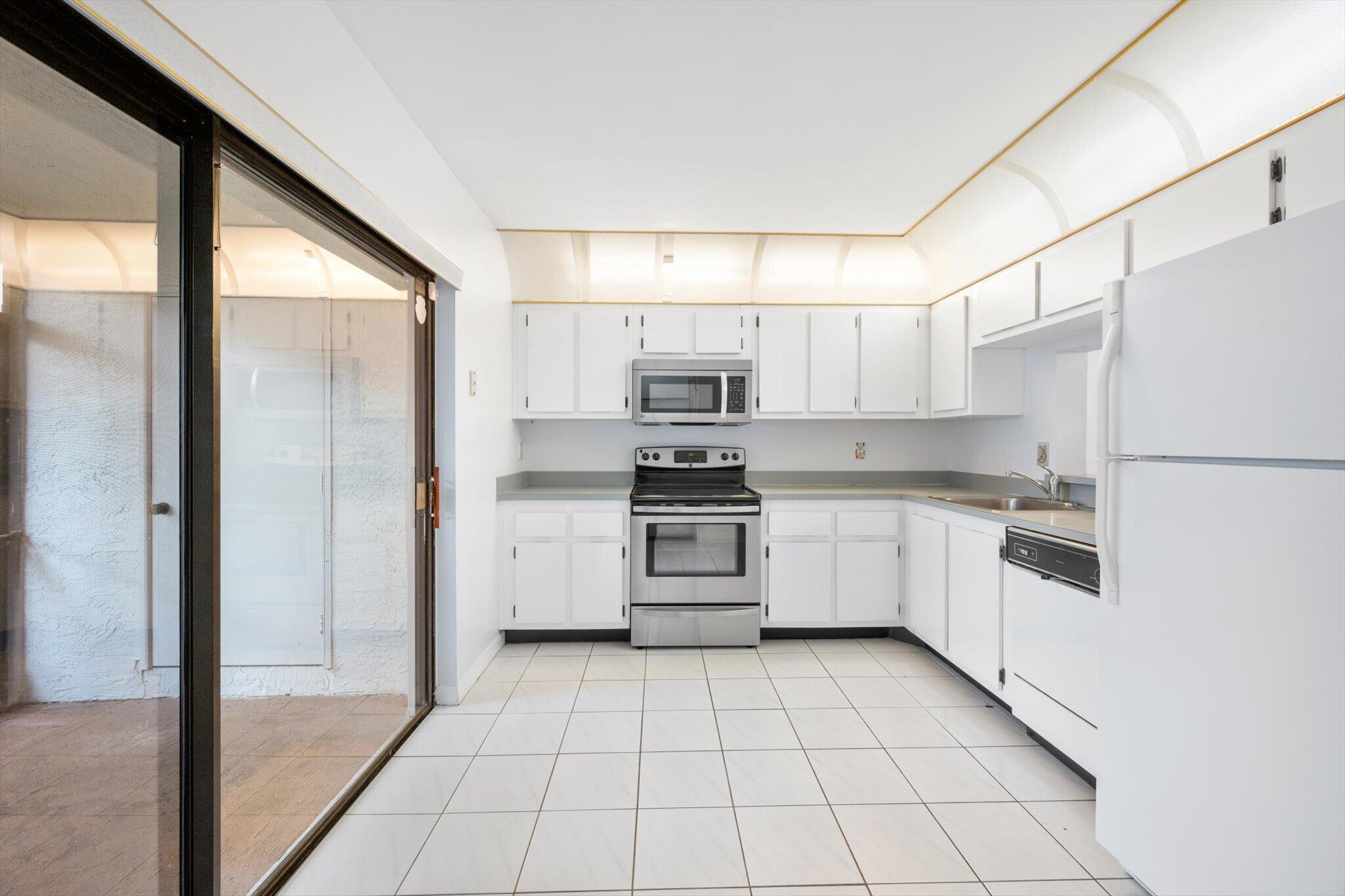 PEMBROKE POINTE SECTION TWO - Residential