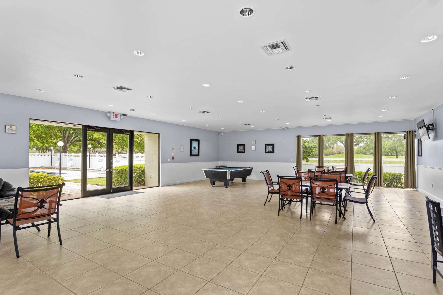 ROLLING HILLS GOLF AND TENNIS - Residential
