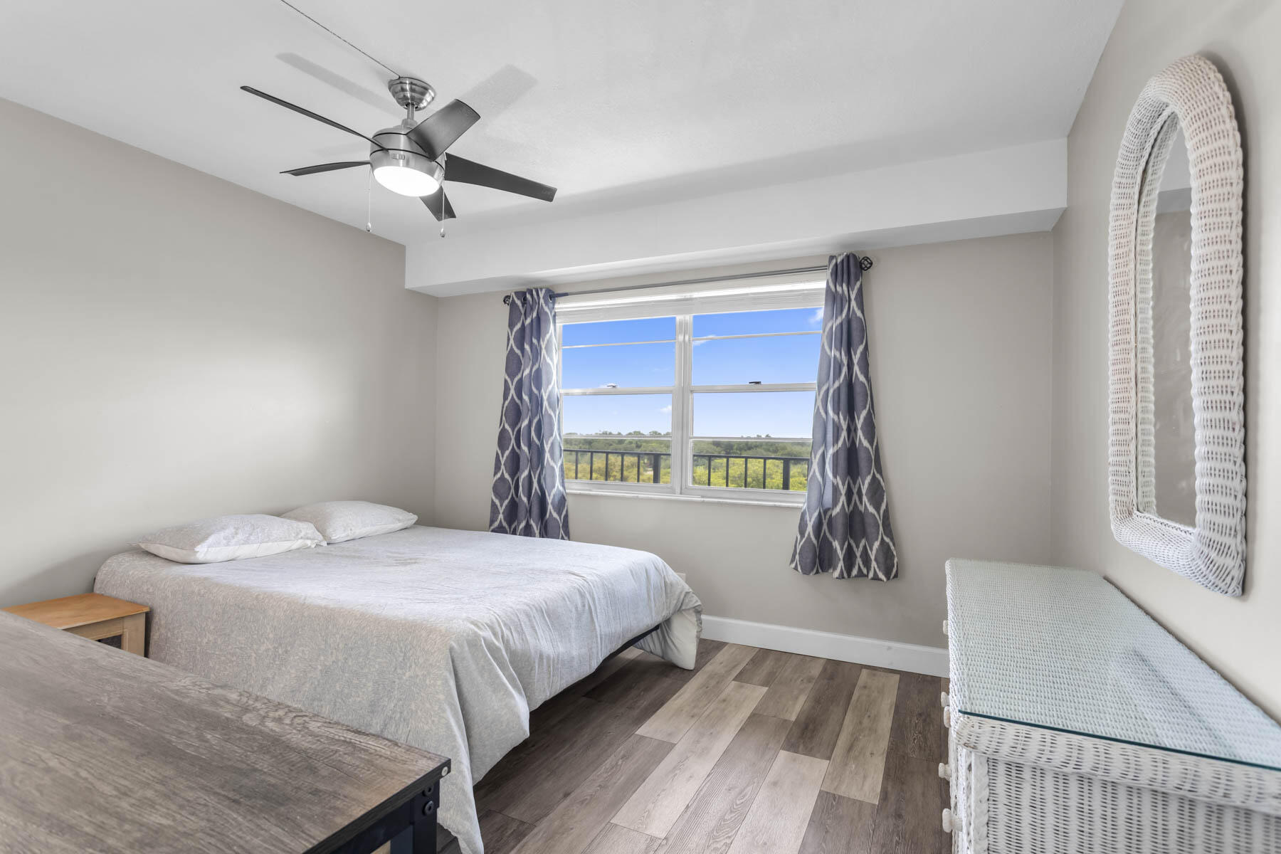 ROLLING HILLS GOLF AND TENNIS - Residential