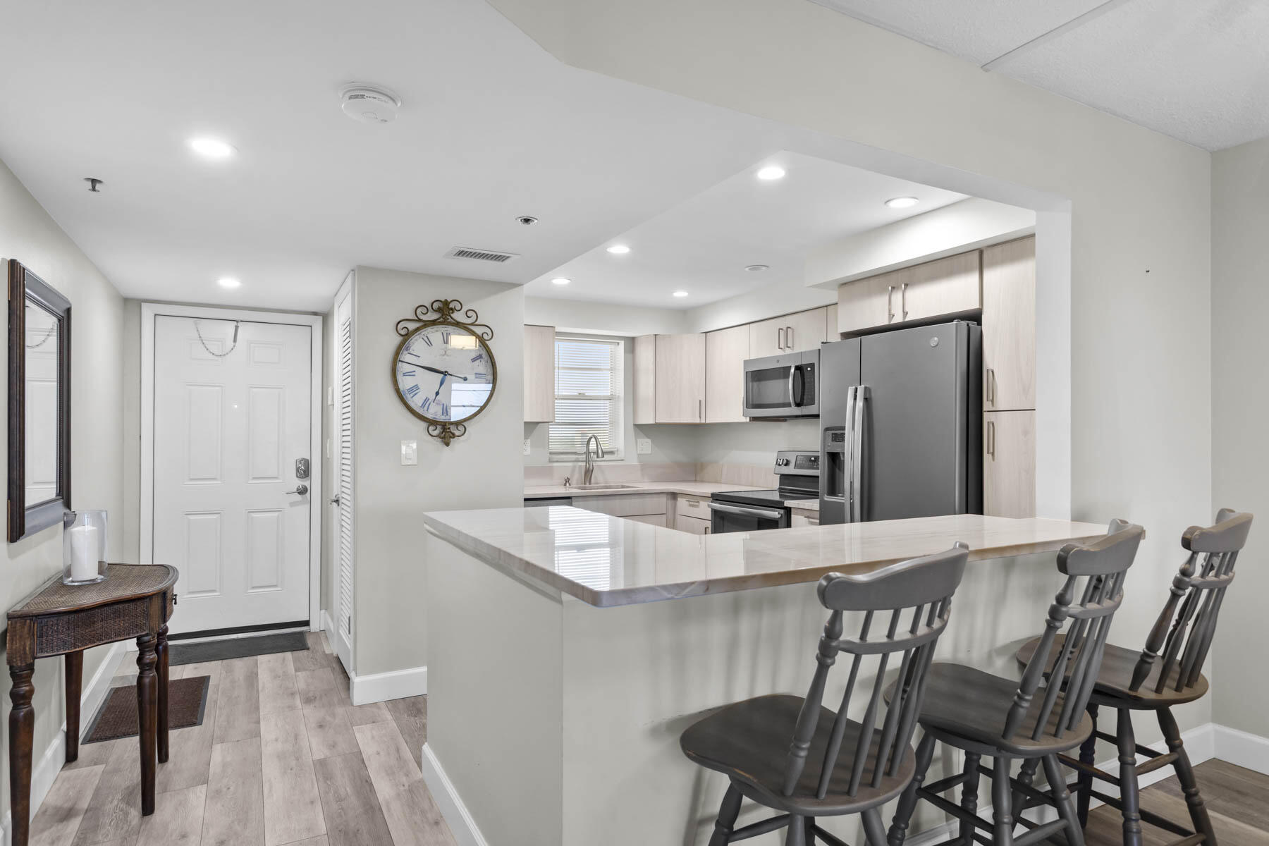 ROLLING HILLS GOLF AND TENNIS - Residential