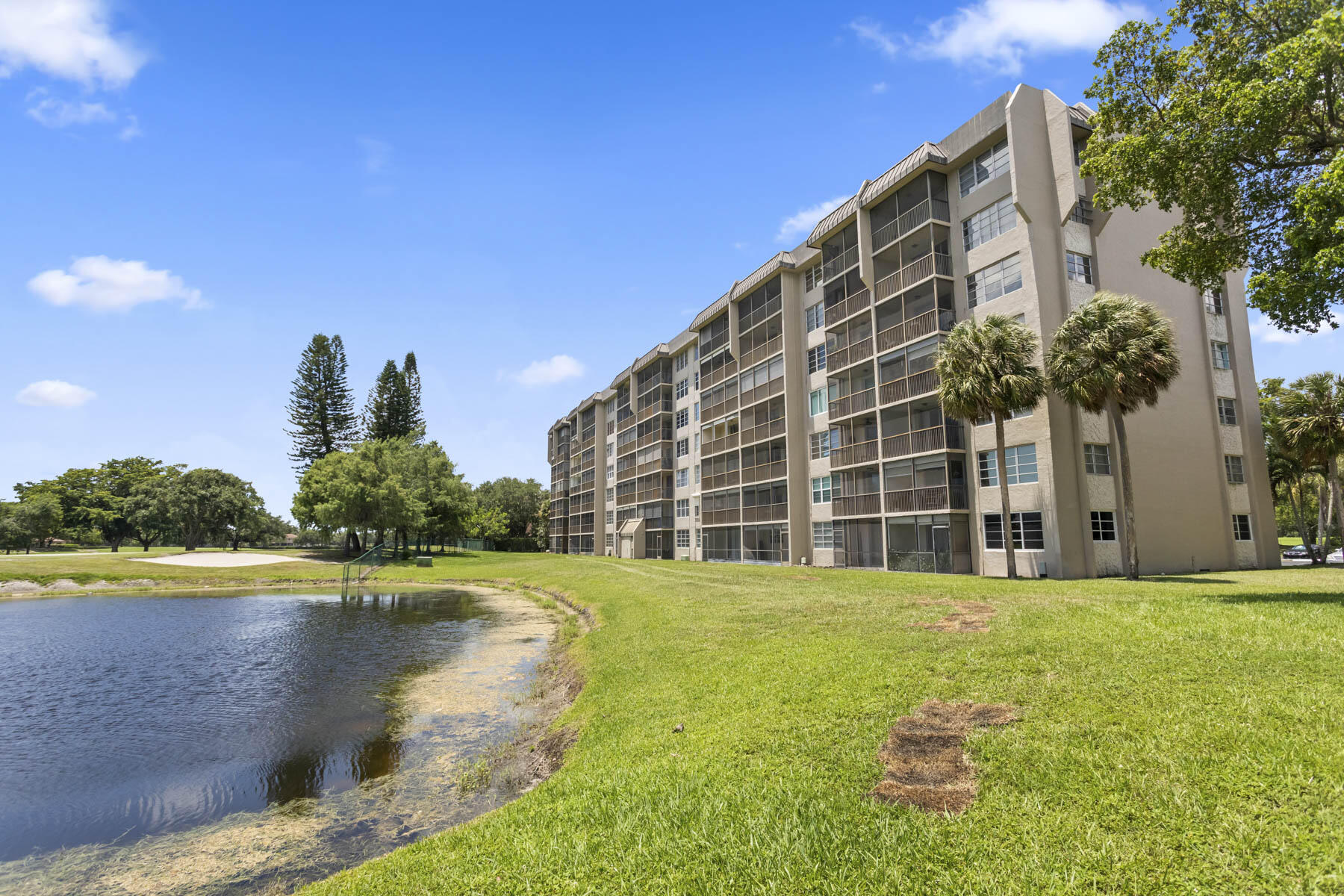 ROLLING HILLS GOLF AND TENNIS - Residential