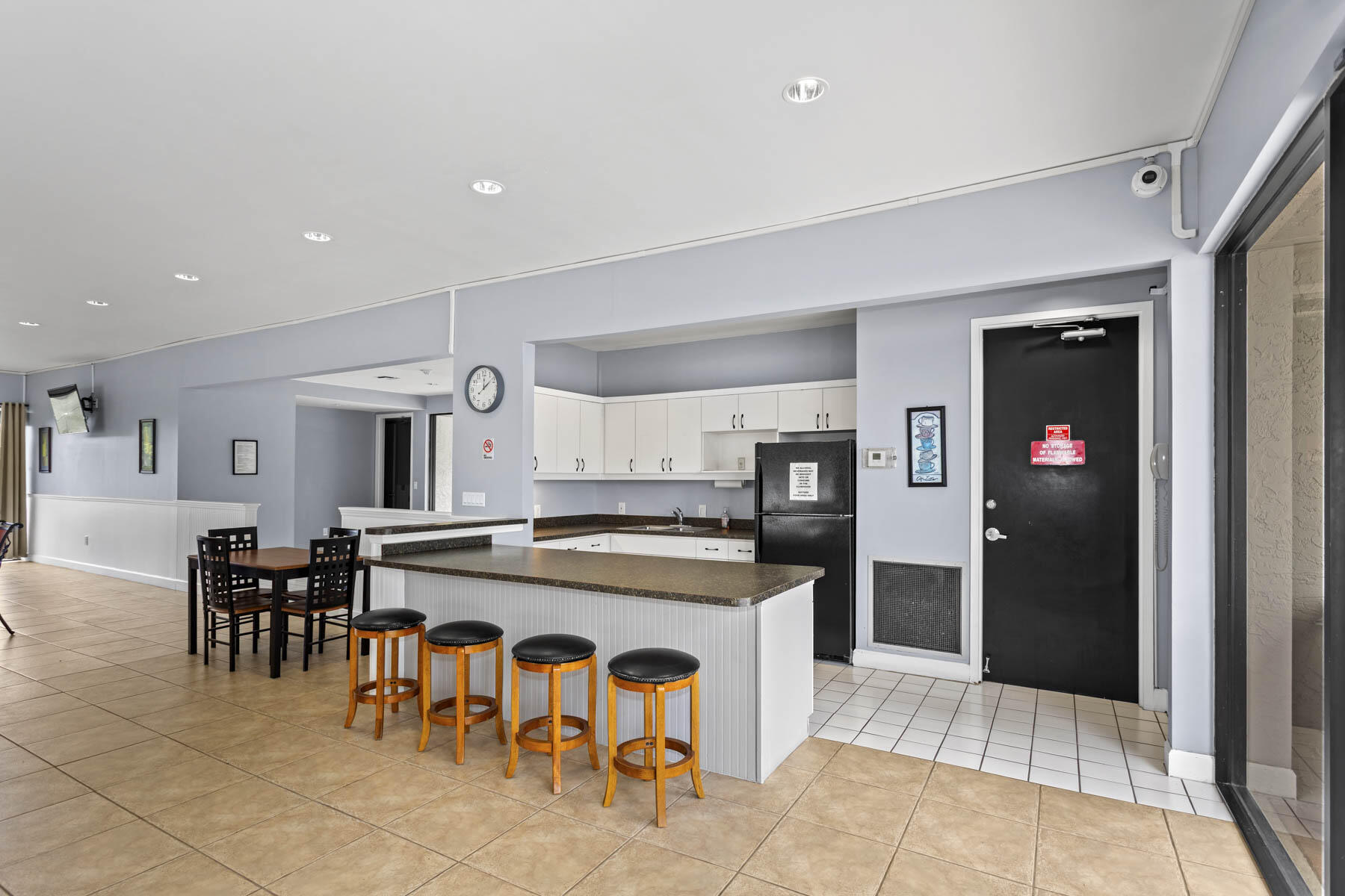 ROLLING HILLS GOLF AND TENNIS - Residential