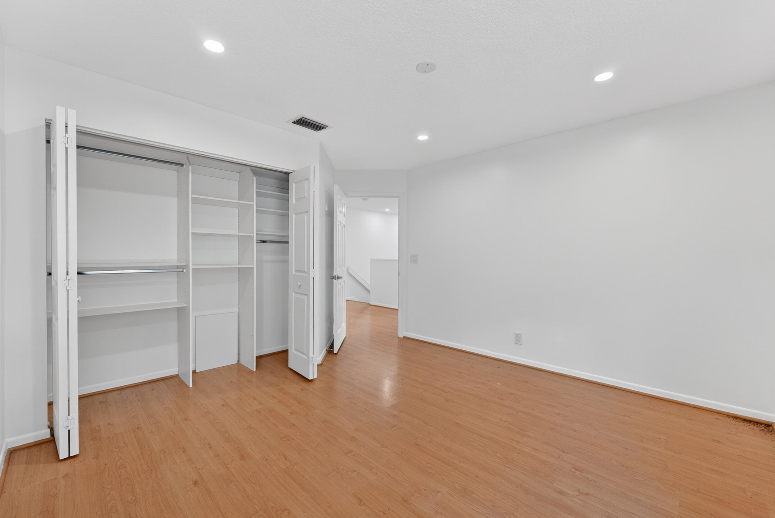 Embassy Lakes - Residential