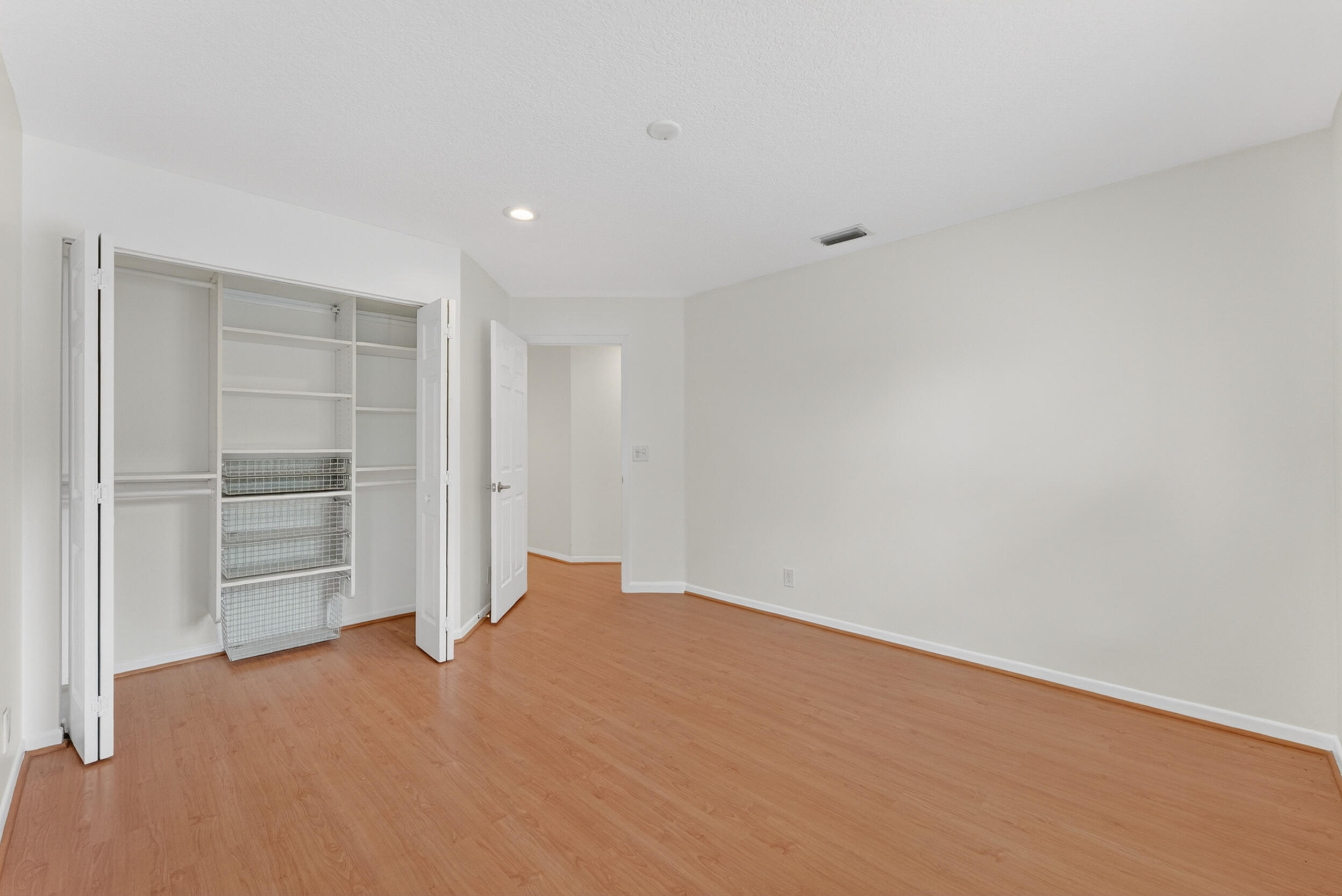 Embassy Lakes - Residential