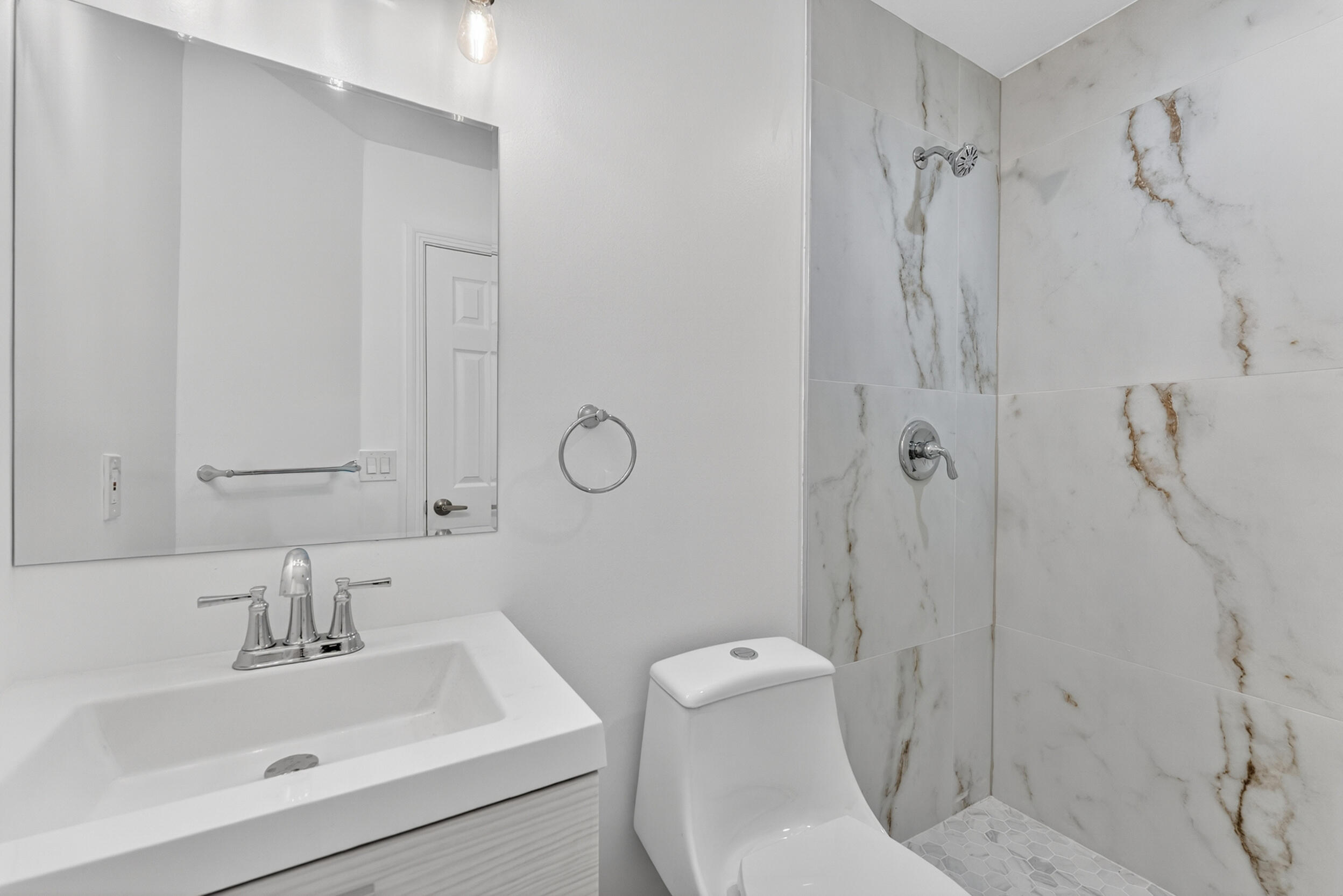 Embassy Lakes - Residential