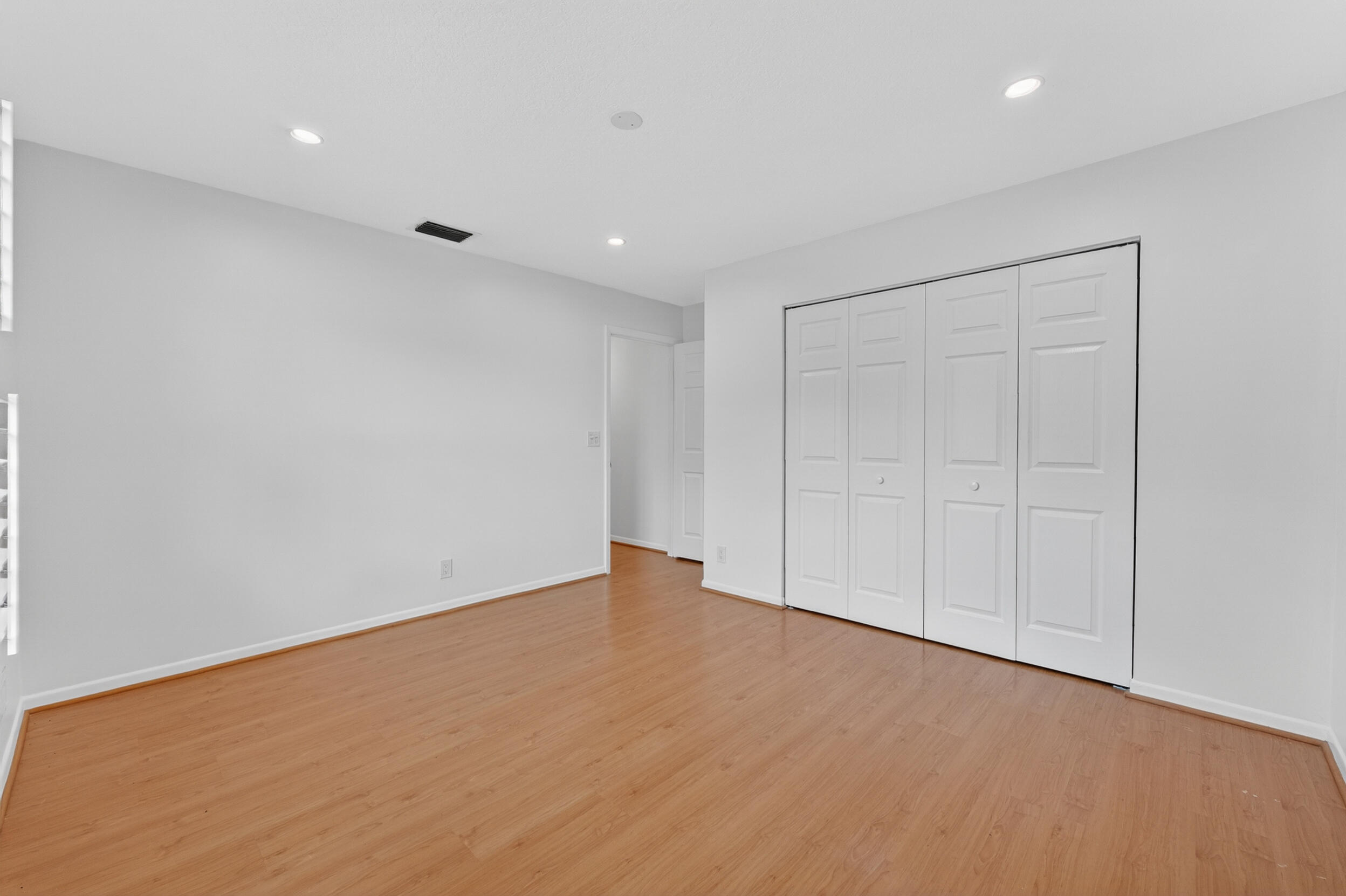 Embassy Lakes - Residential