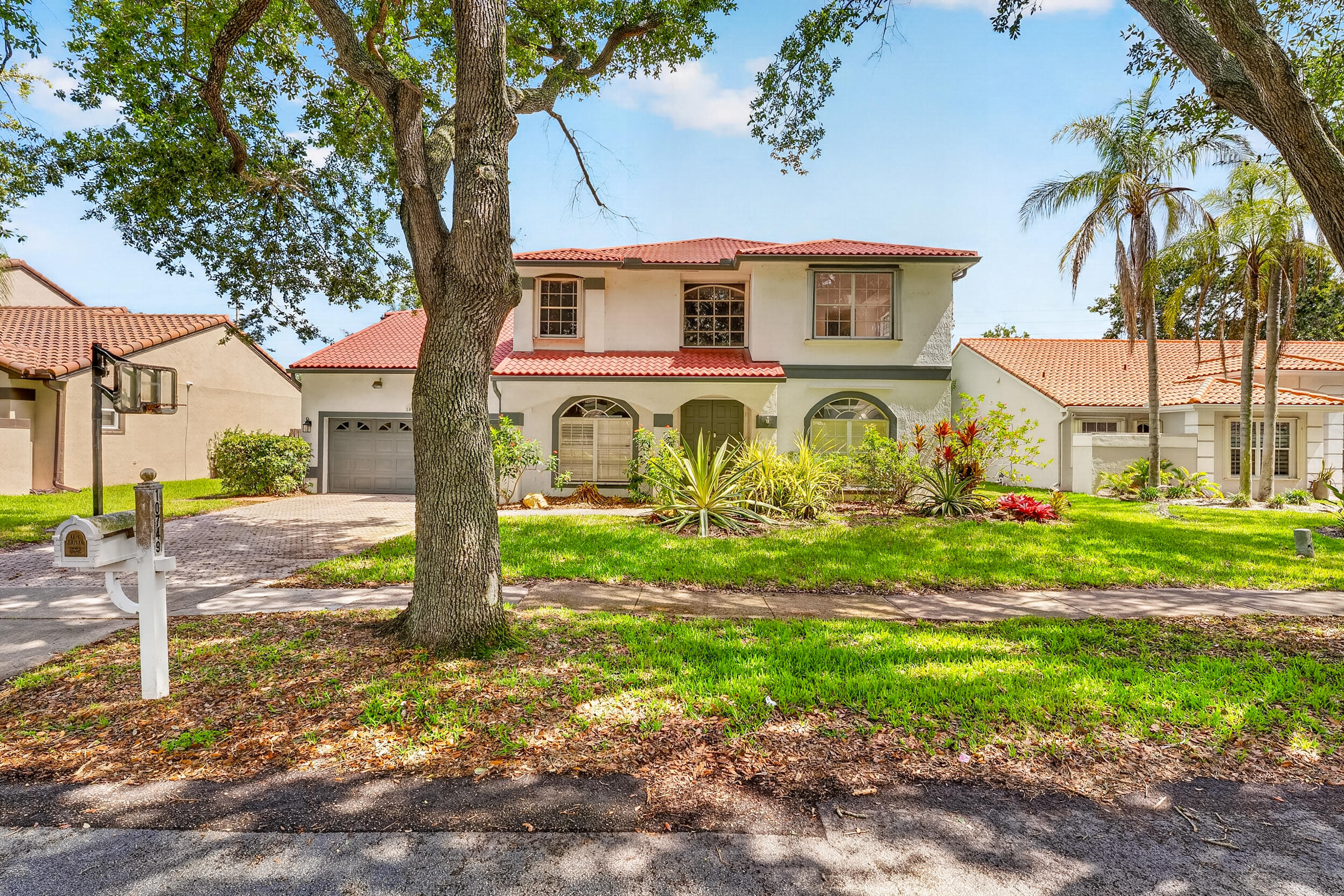 Embassy Lakes - Residential