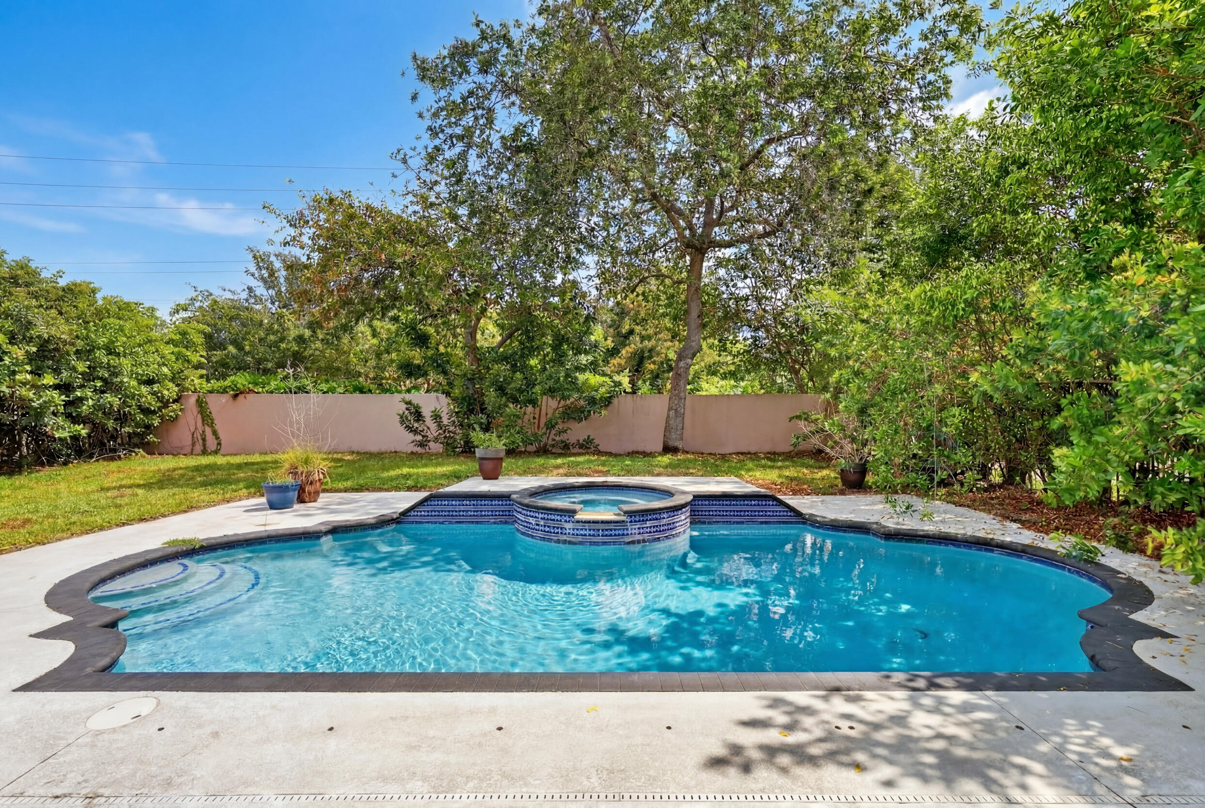 Embassy Lakes - Residential