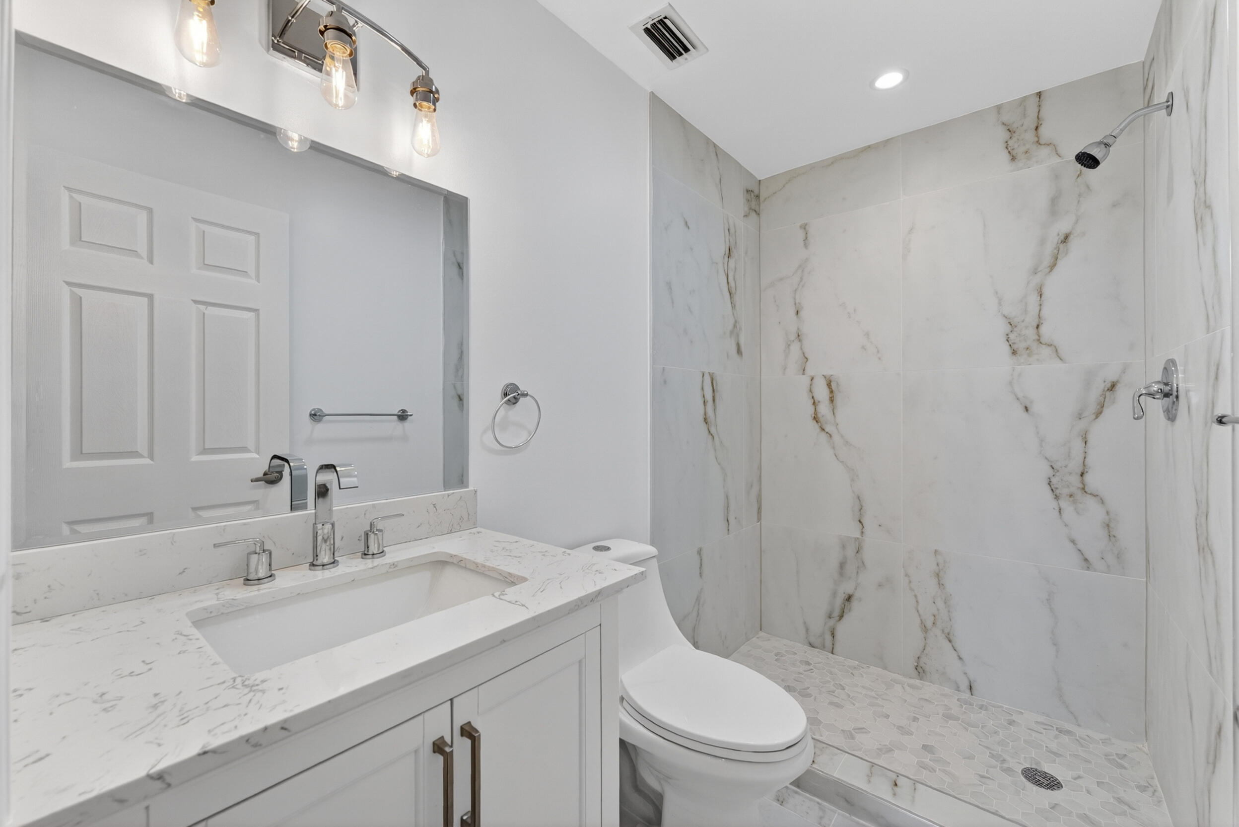 Embassy Lakes - Residential