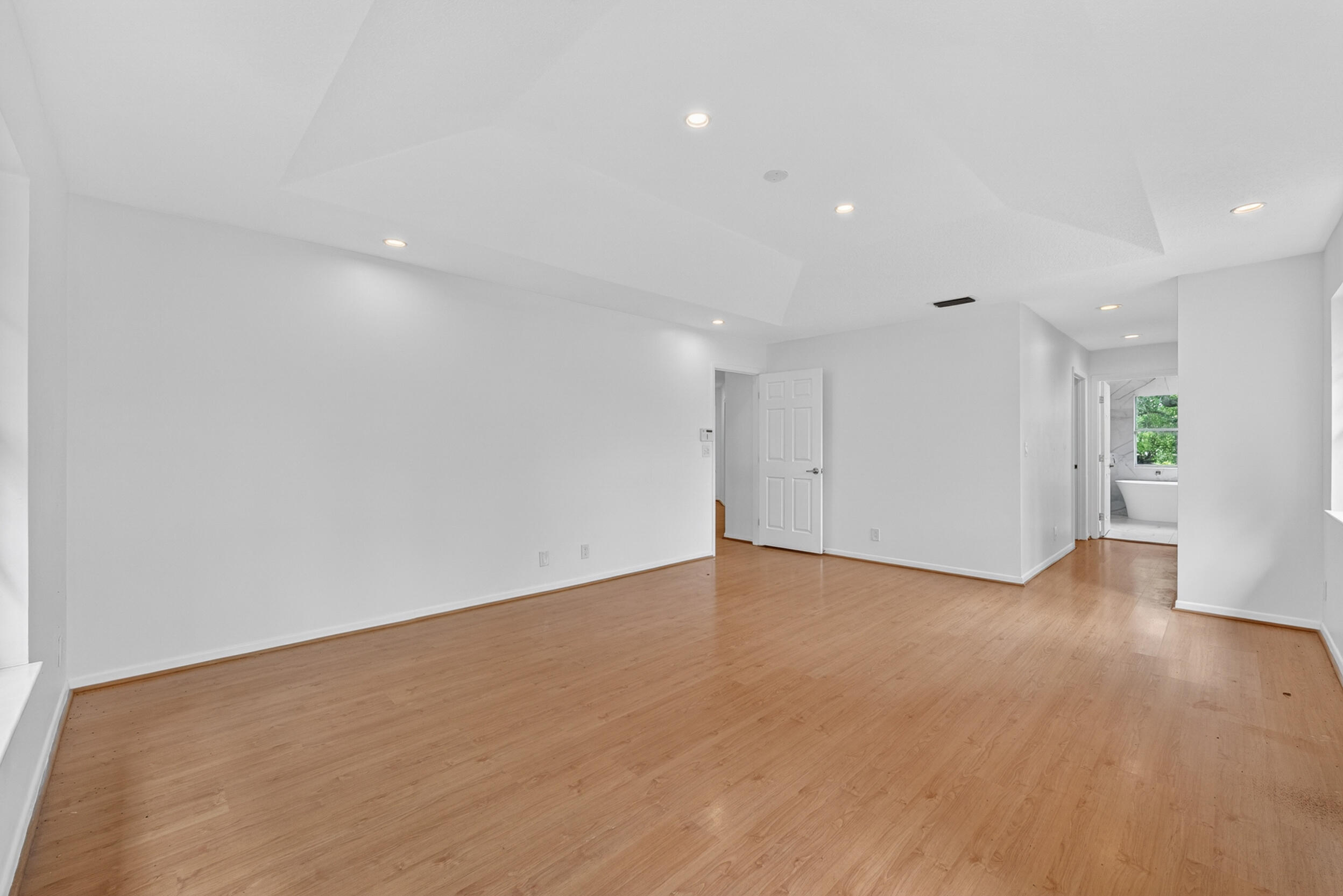 Embassy Lakes - Residential