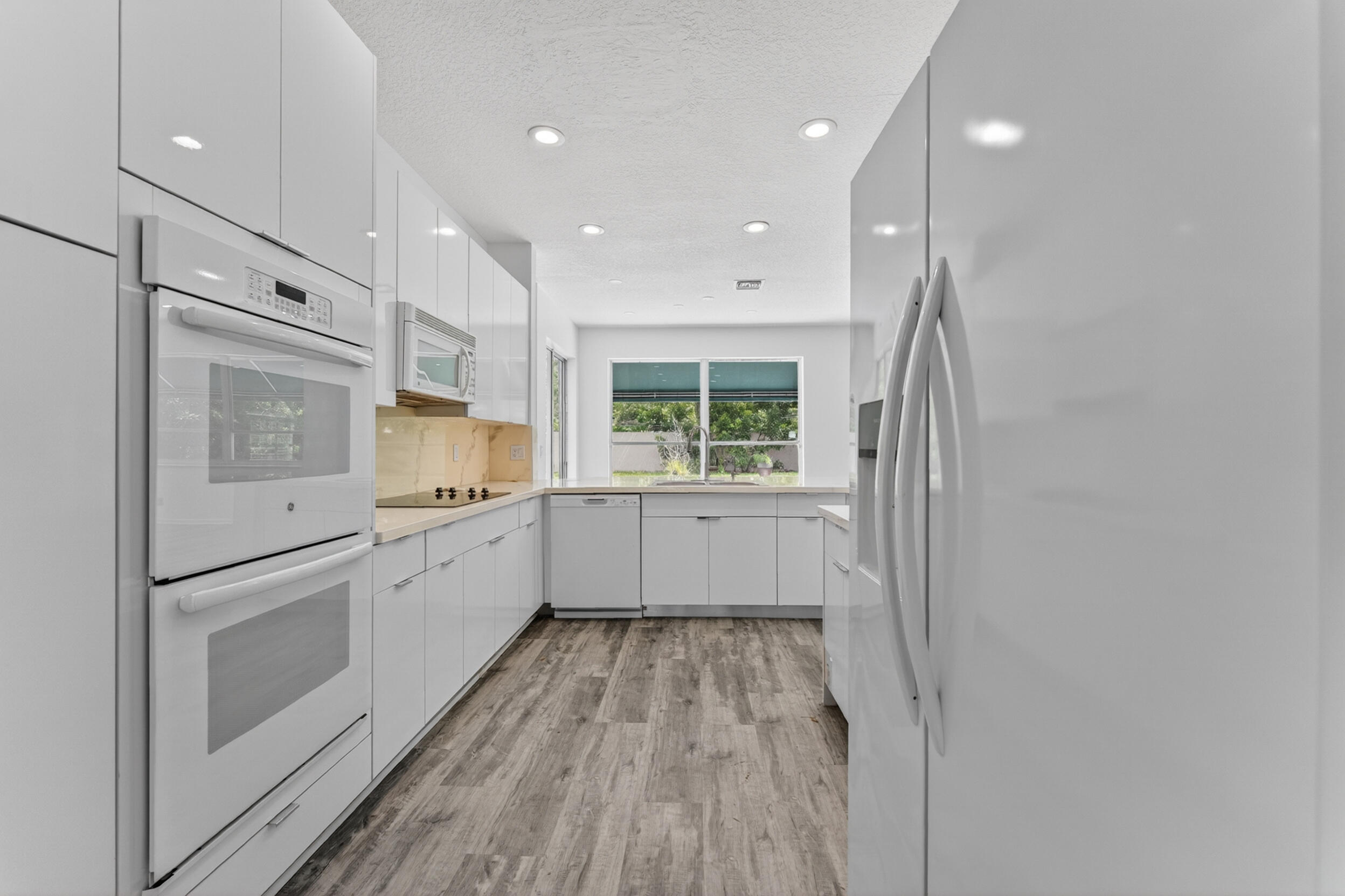 Embassy Lakes - Residential