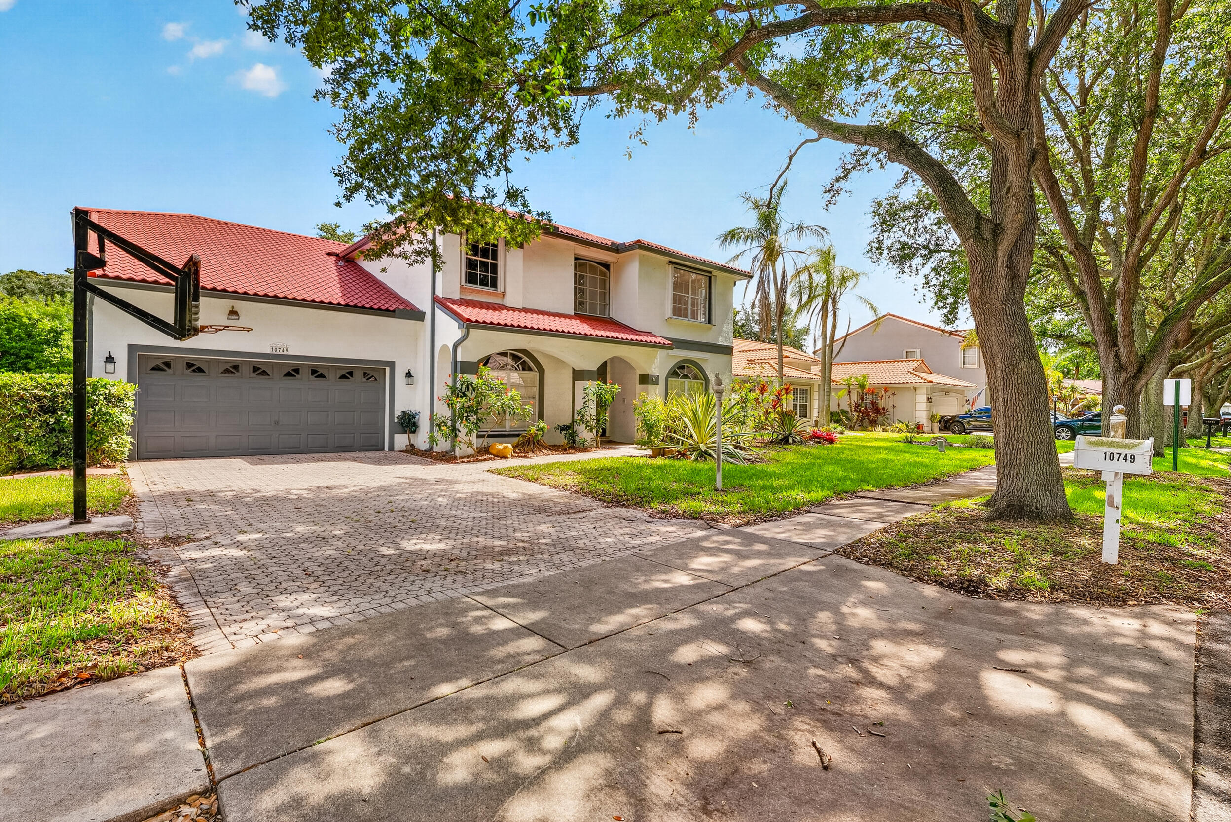Embassy Lakes - Residential