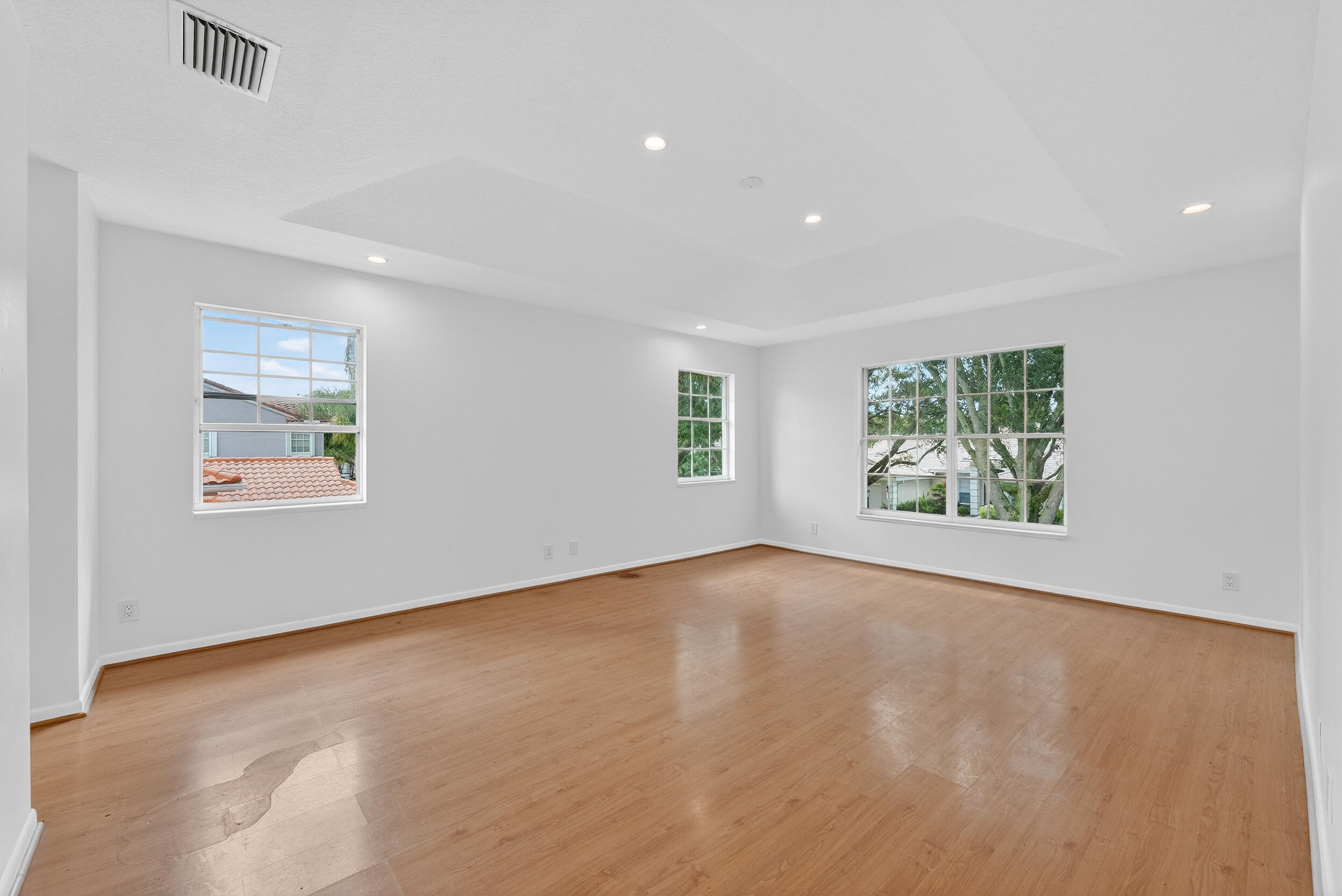 Embassy Lakes - Residential