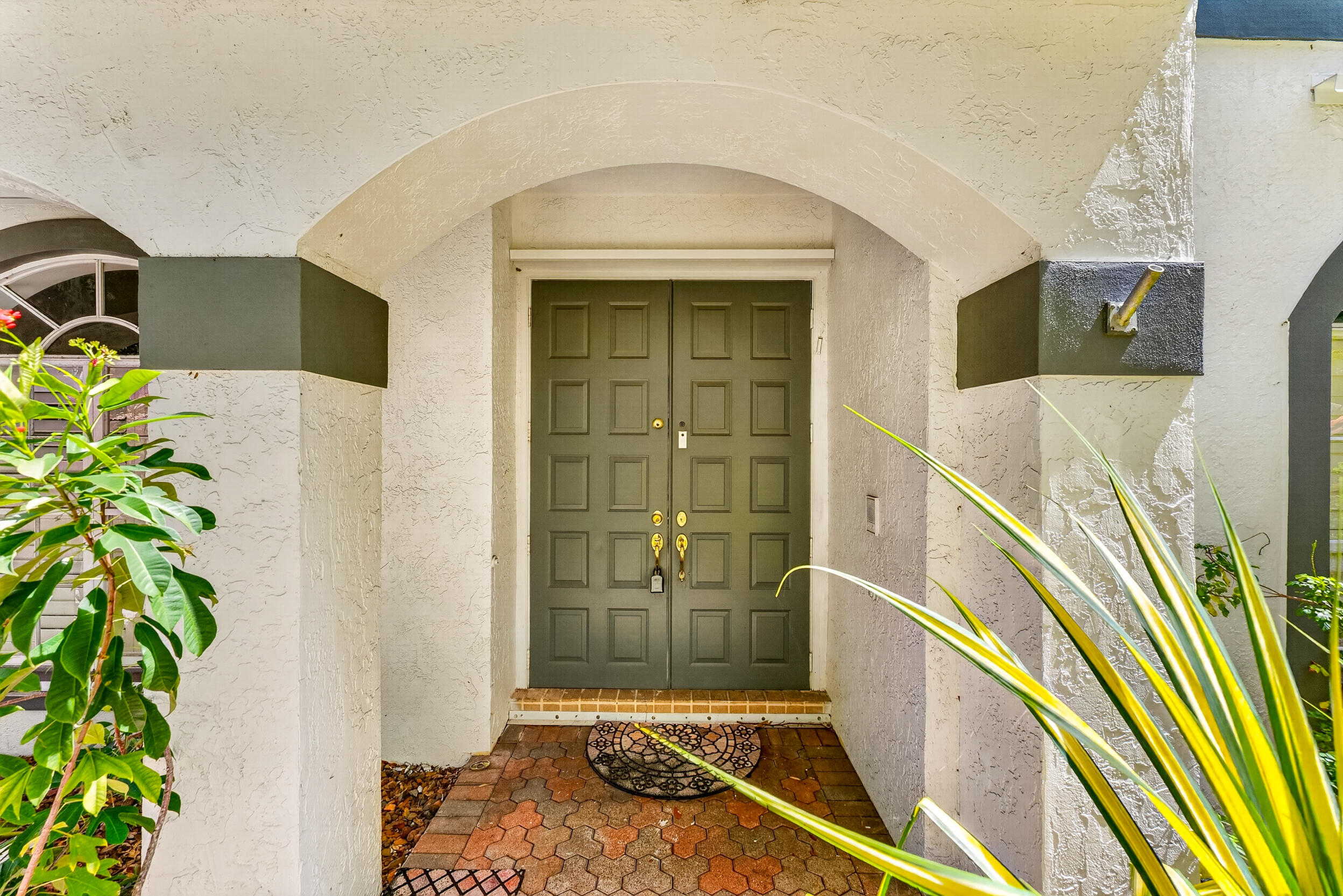 Embassy Lakes - Residential
