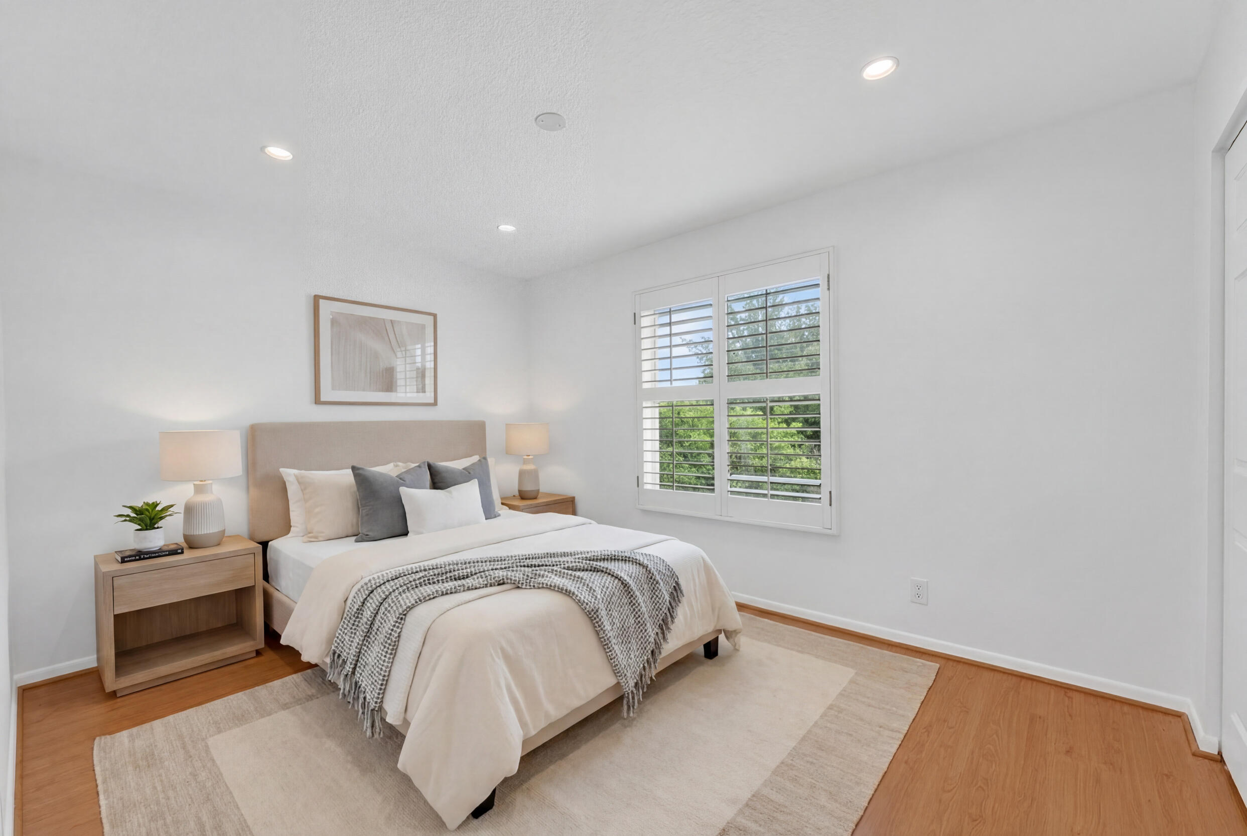 Embassy Lakes - Residential