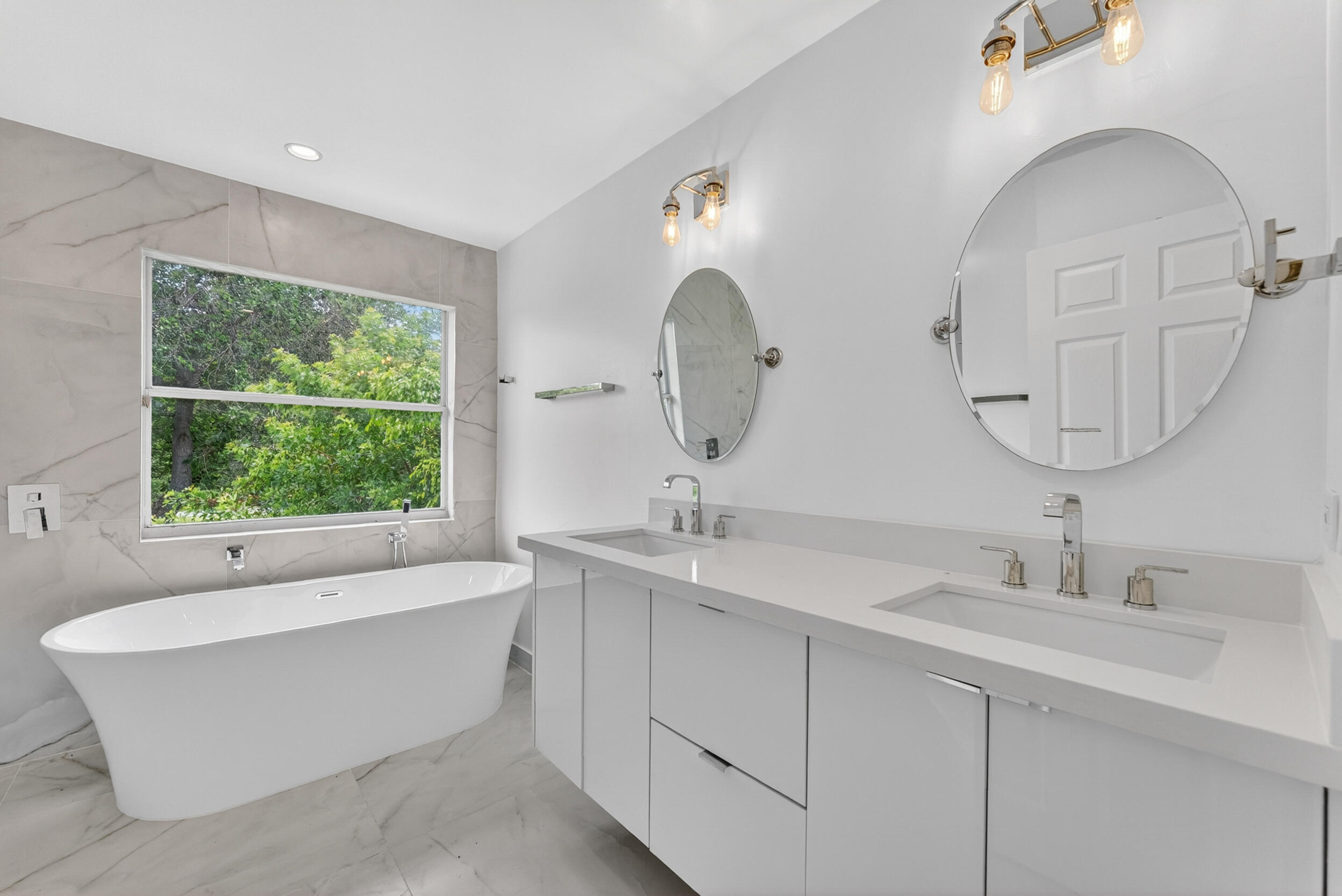 Embassy Lakes - Residential