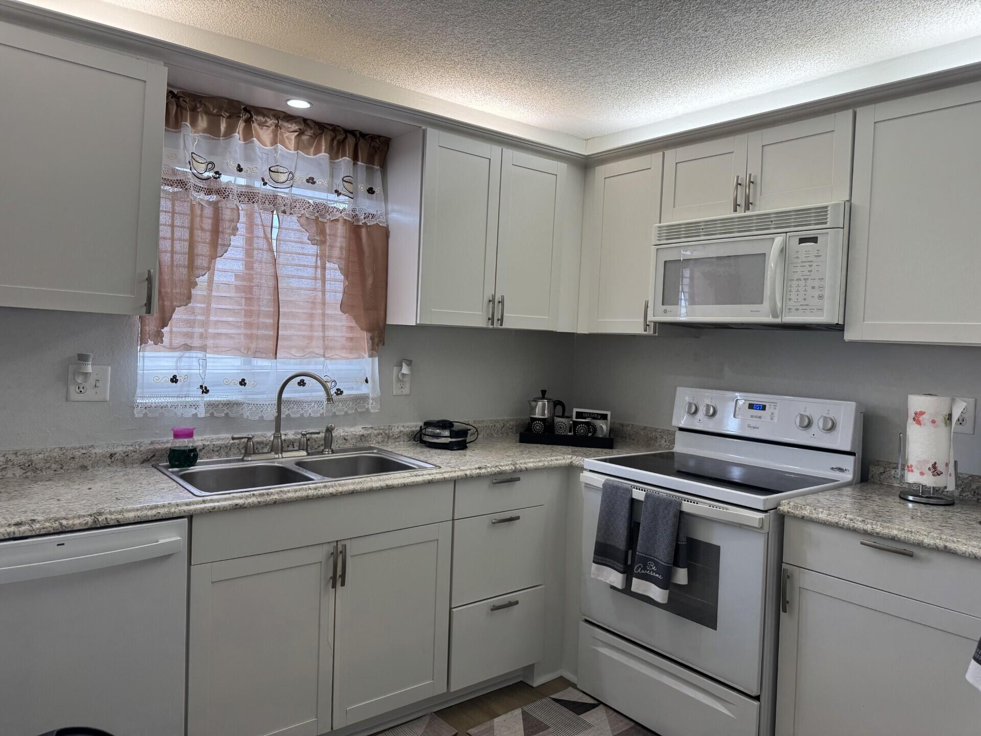 BEACON 21 CONDO - Residential Lease