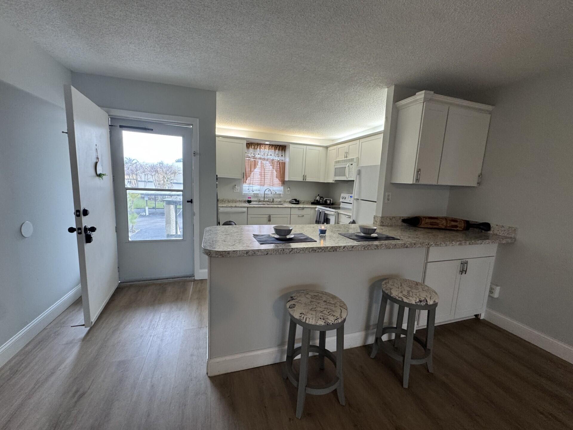 BEACON 21 CONDO - Residential Lease