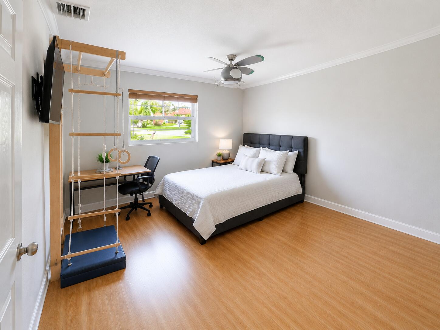 PINEWOOD OF WELLINGTON - Residential