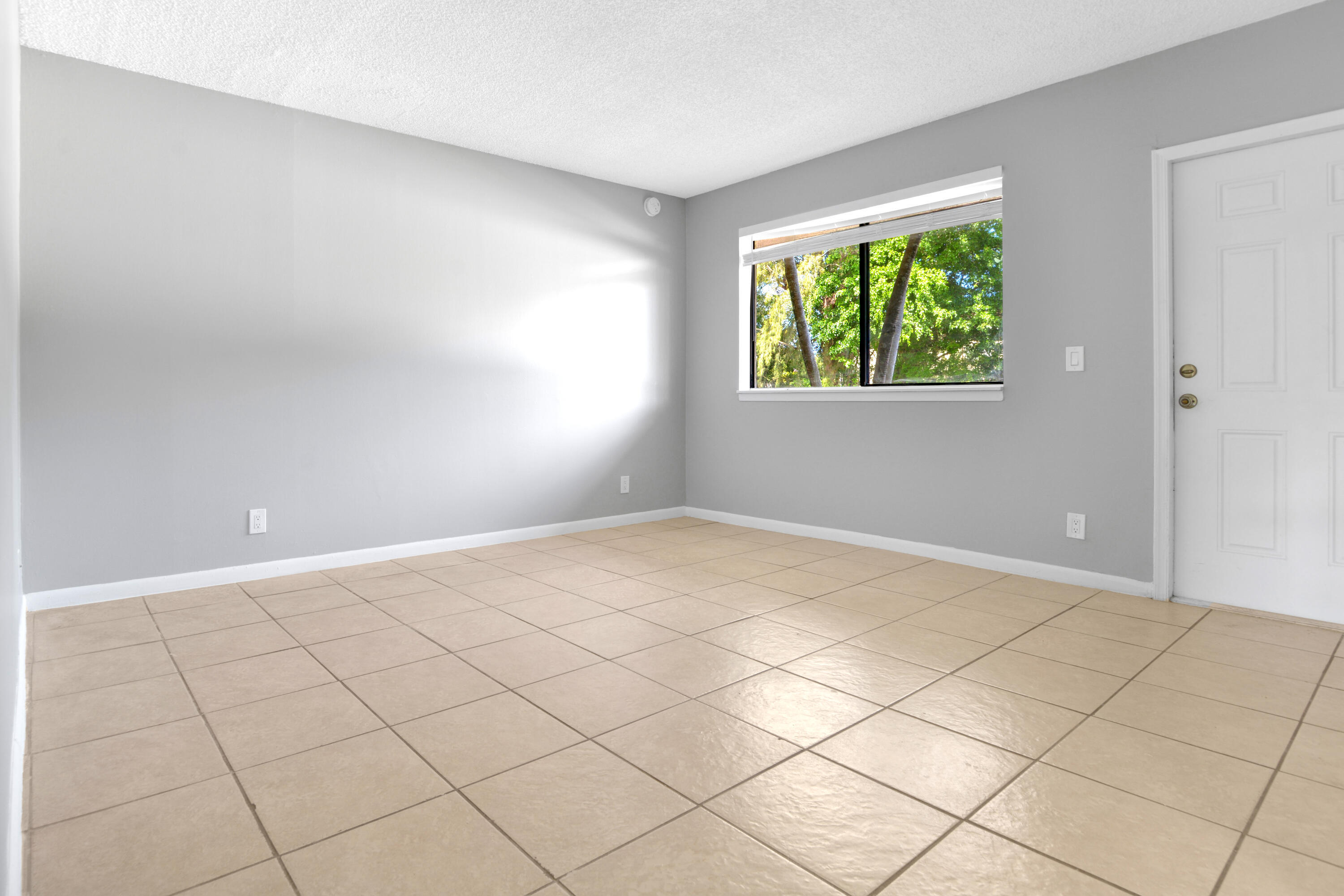LAKEVIEW GARDENS CONDO - Residential Lease