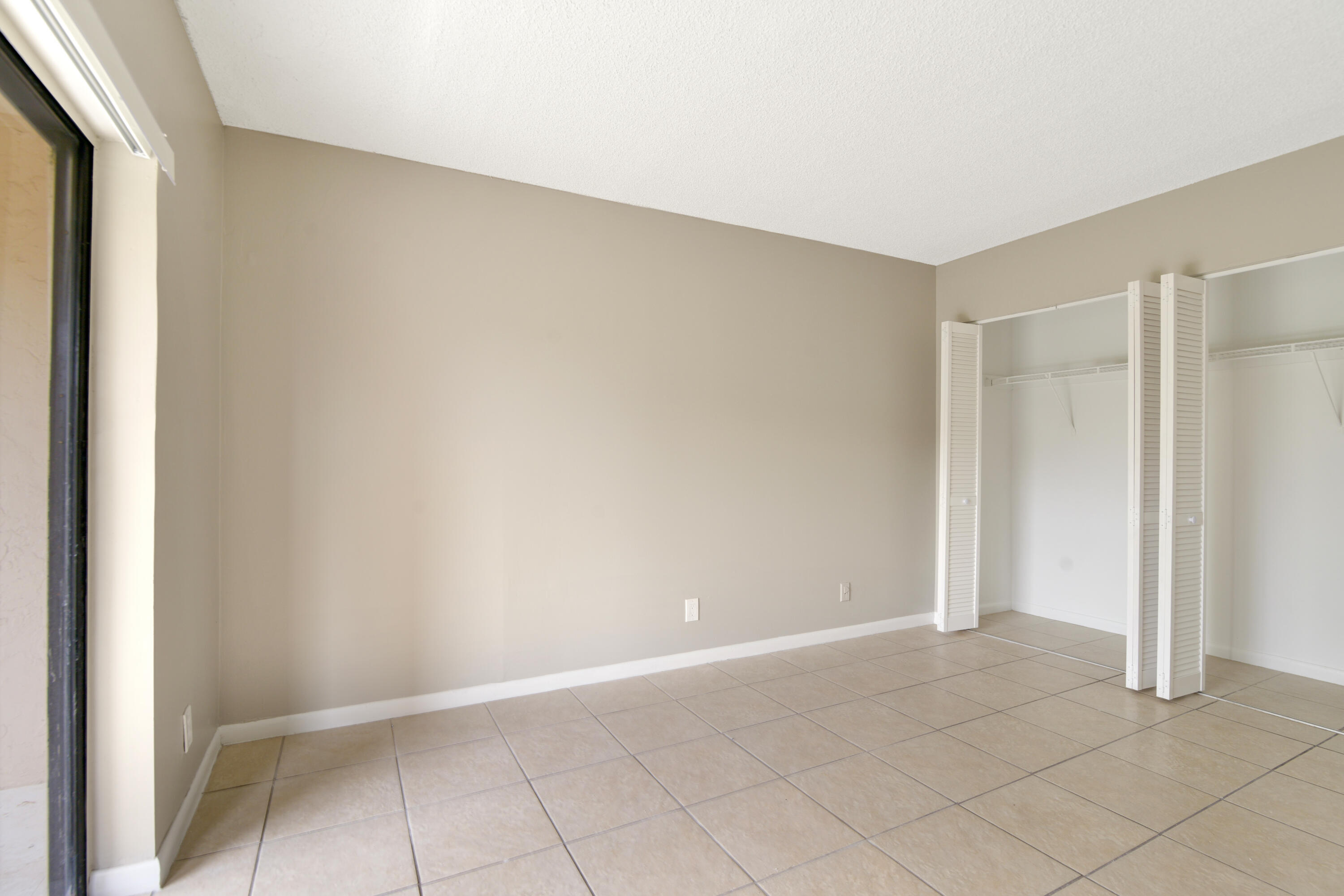 LAKEVIEW GARDENS CONDO - Residential Lease