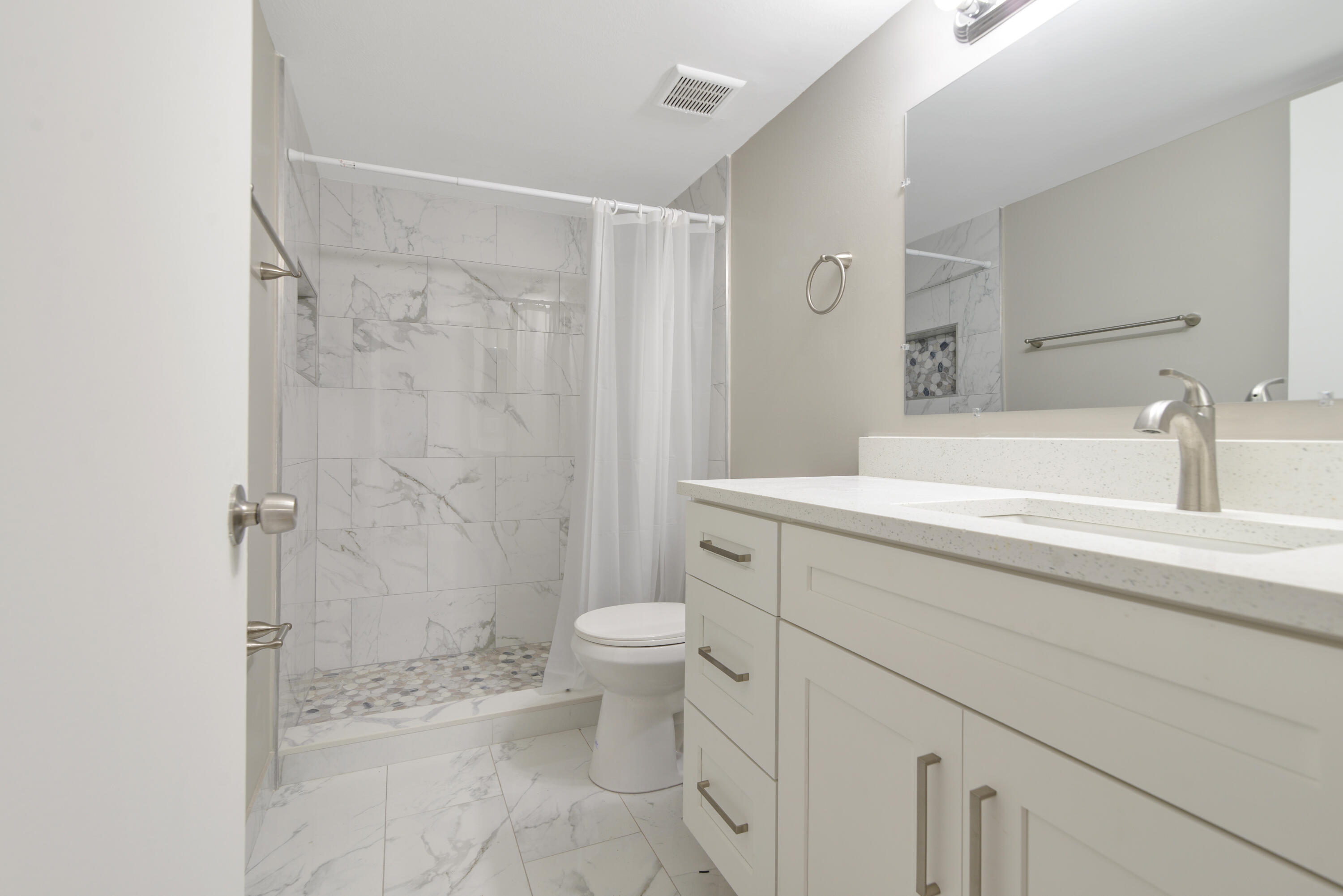 LAKEVIEW GARDENS CONDO - Residential Lease