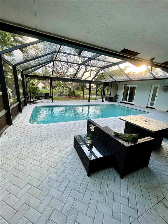 SHADOW WOOD - Residential