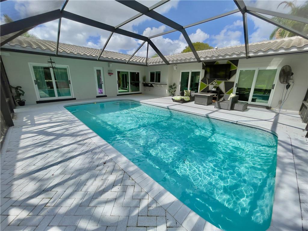 SHADOW WOOD - Residential