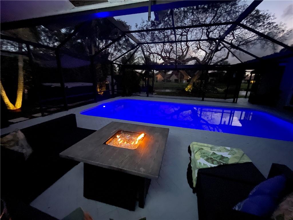SHADOW WOOD - Residential