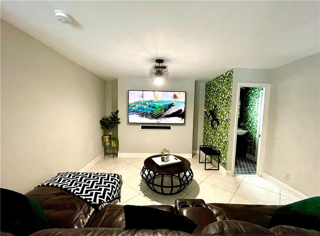 SHADOW WOOD - Residential