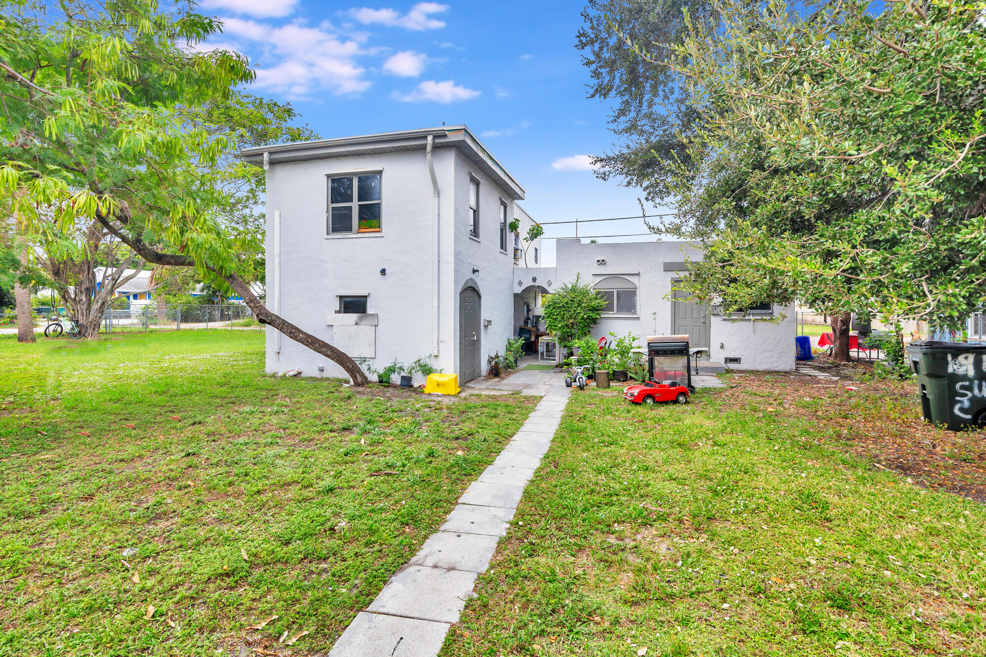 LAKE WORTH TOWN OF - Residential Income