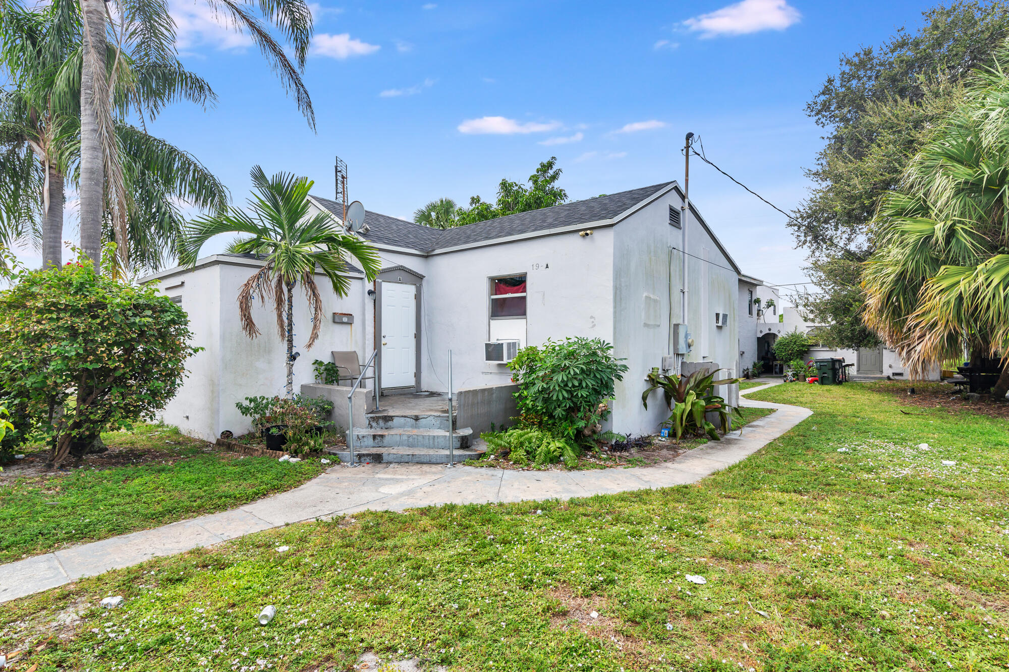 LAKE WORTH TOWN OF - Residential Income