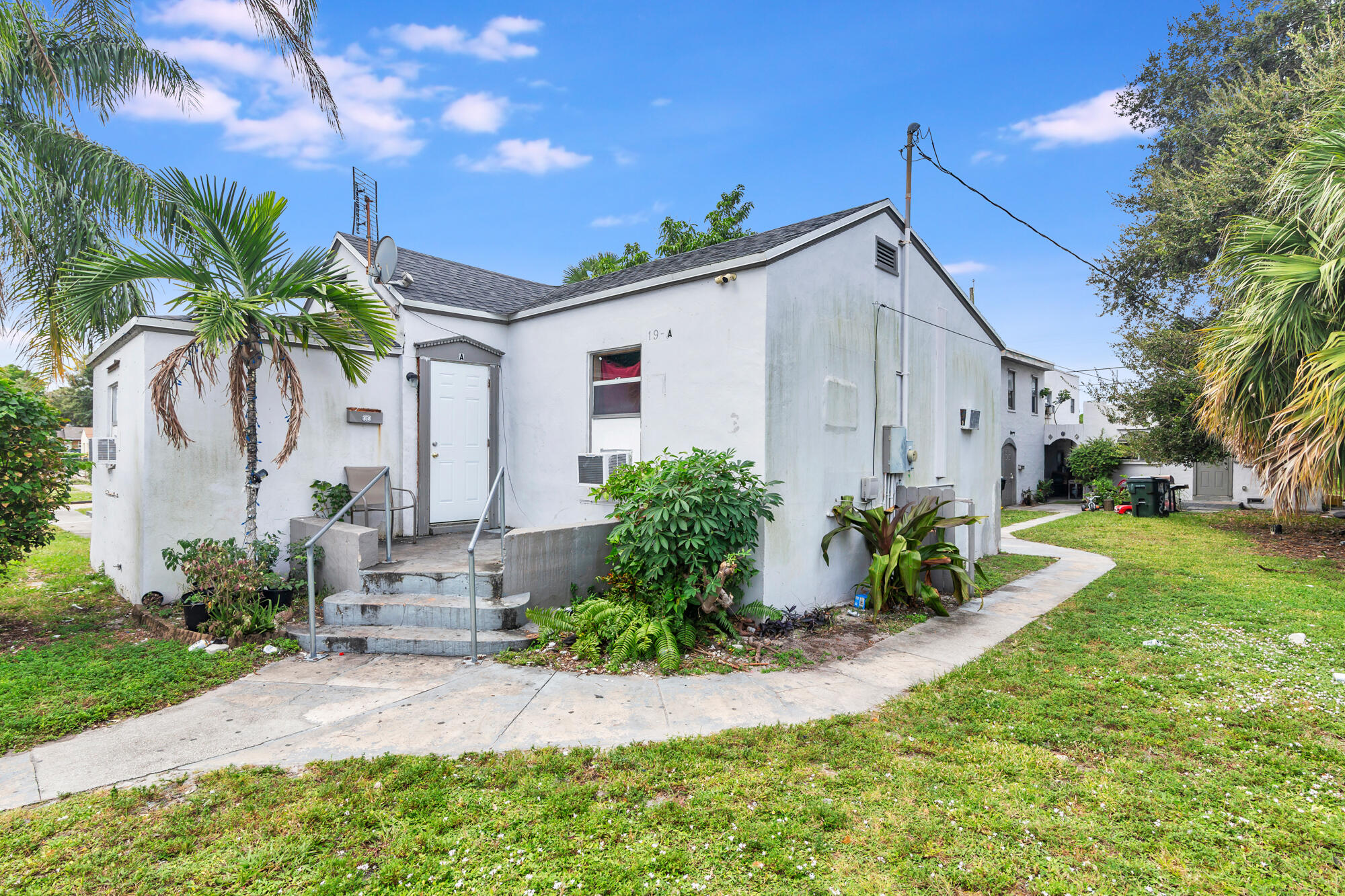 LAKE WORTH TOWN OF - Residential Income